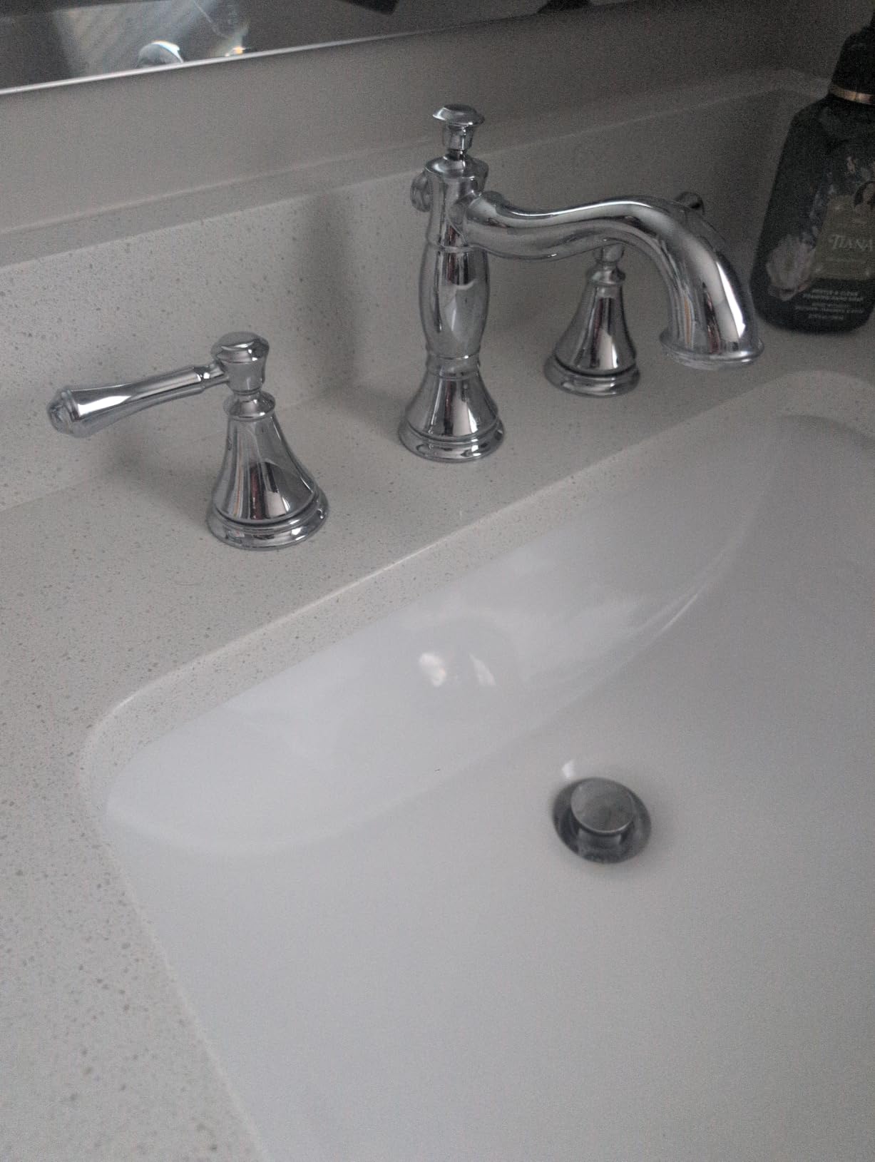 Delta Faucet Cassidy Single Hole Bathroom Faucet, Single Handle Bathroom Faucet Chrome, Bathroom Sink Faucet, Metal Drain Assembly, Chrome 597LF-MPU customer photo 1
