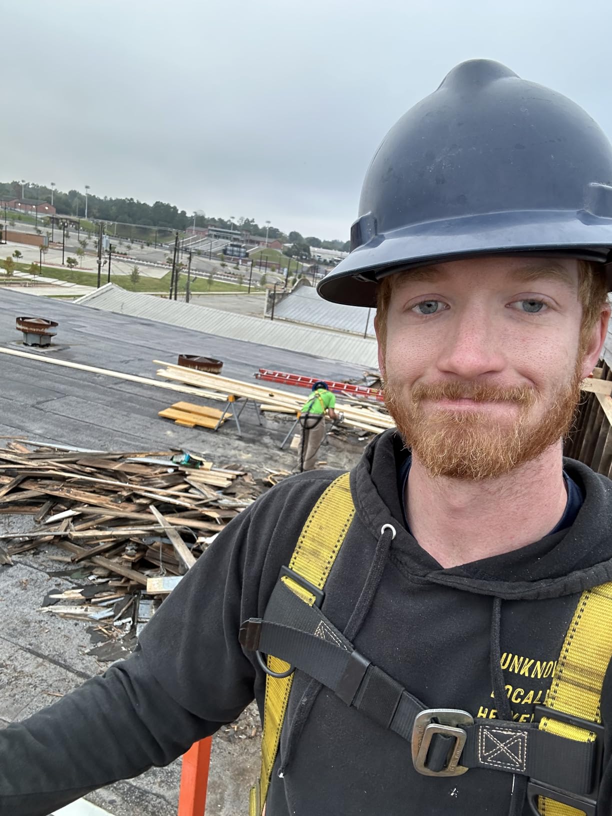MSA V-Gard Full-Brim Hard Hat with Suspension - Polyethylene Shell, Superior Impact Protection and Self Adjusting Crown Straps - Standard Size Hard Hat customer photo 1