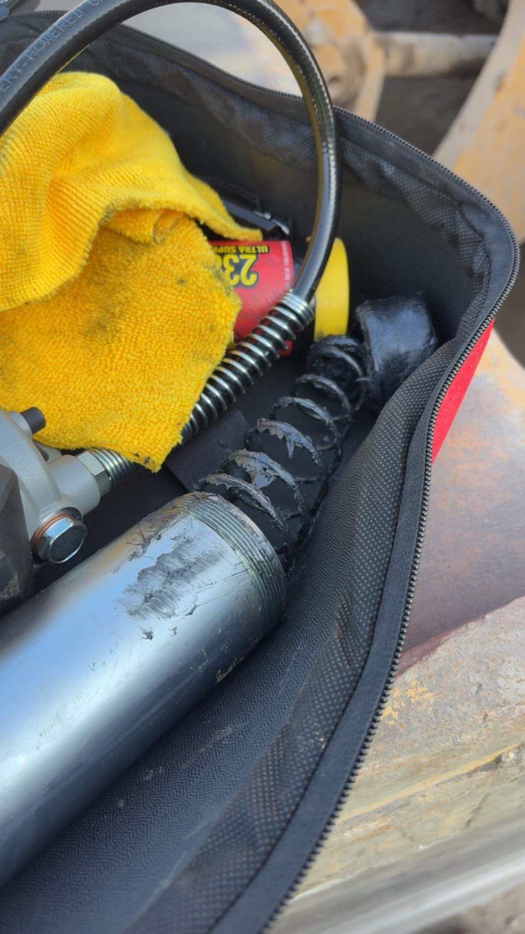 Milwaukee Electric Tool 2646-21CT M18 Grease Gun Kit customer photo 1