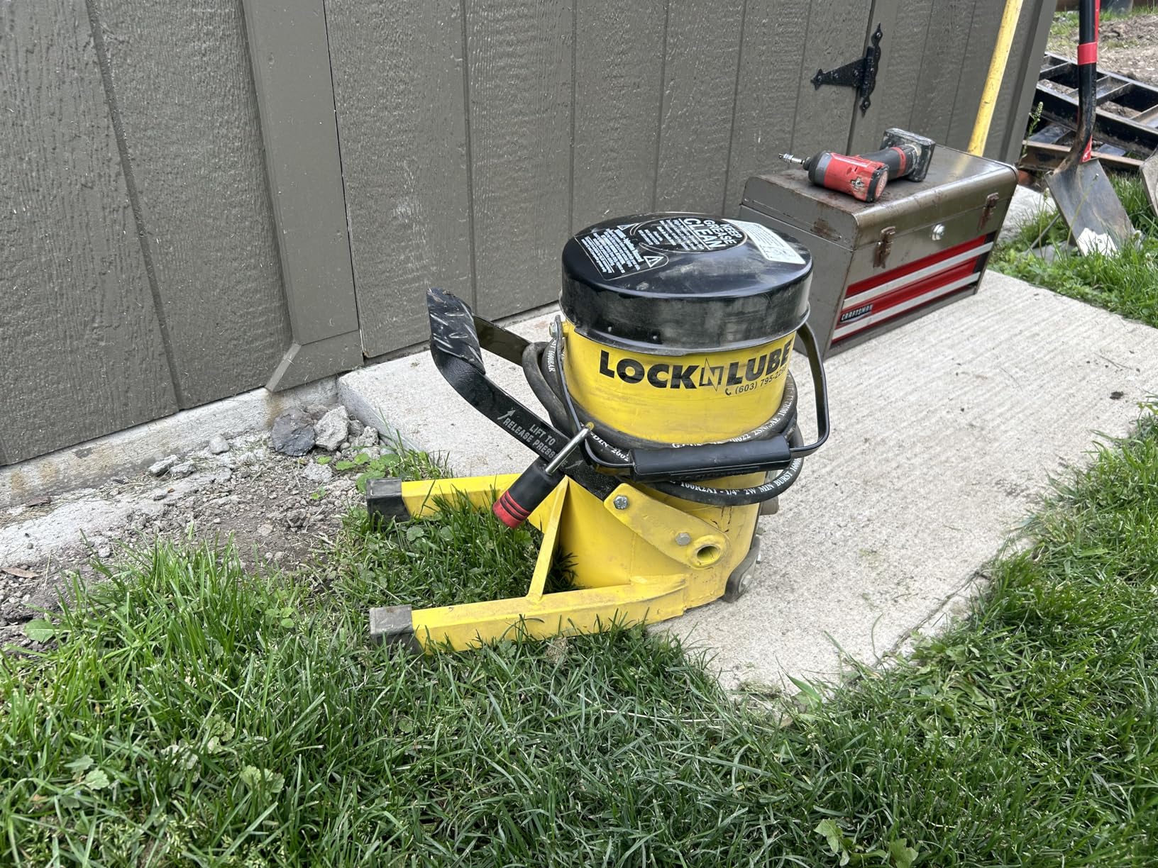 G.Gun Grease Gun - Fast & Easy Greasing. 10,000psi Output. Hands Free Foot Operation & Pressure Relief Valve. Mess & Waste Free, with G.Coupler & 2m Hydraulic Hose. Heavy Duty Industrial Strength customer photo 2