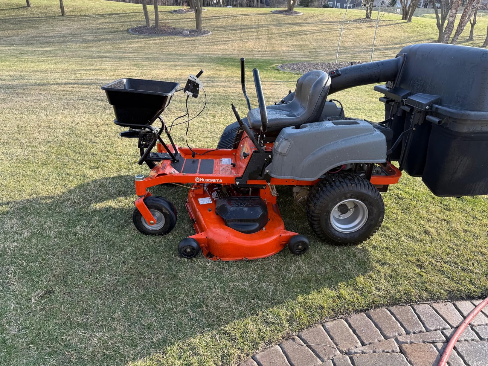 Field Tuff 12V Tow and Pull Behind Lawn Tractor Grass, Seed, and Fertilizer Spreader with 80 Pound Capacity, Weighs 16.5 Pounds customer photo 2