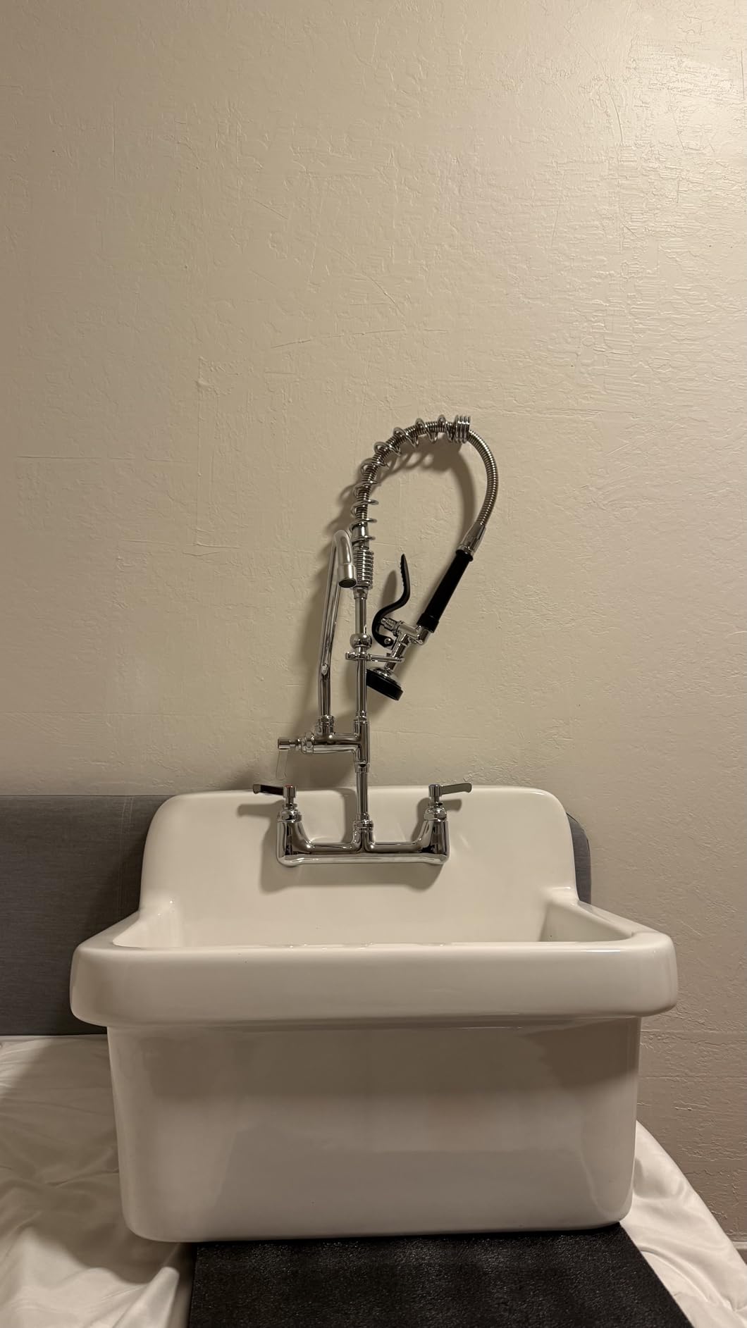 Commercial Wall Mount Kitchen Sink Faucet Brass Constructed Polished Chrome Pre-Rinse Device 25