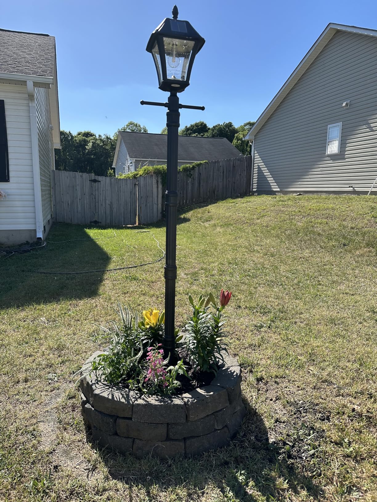 Gama Sonic Baytown II Bulb Solar Lamp Post Light Kit 77-inch Height, Outdoor Single Black Resin and Clear Lens Post Lamp with Pole and EZ Anchor In-Ground Auger, Warm White 2700K customer photo 1