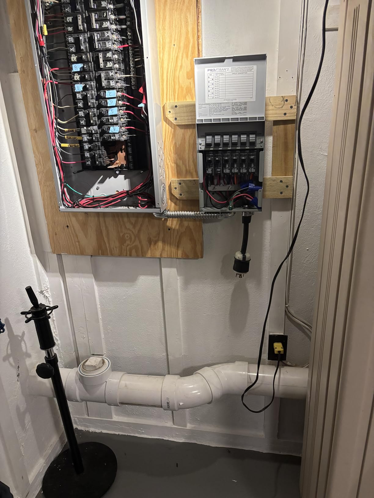 Reliance Controls Pro/Tran2 Transfer Switch 306D 30-Amp 6-Circuit customer photo 1