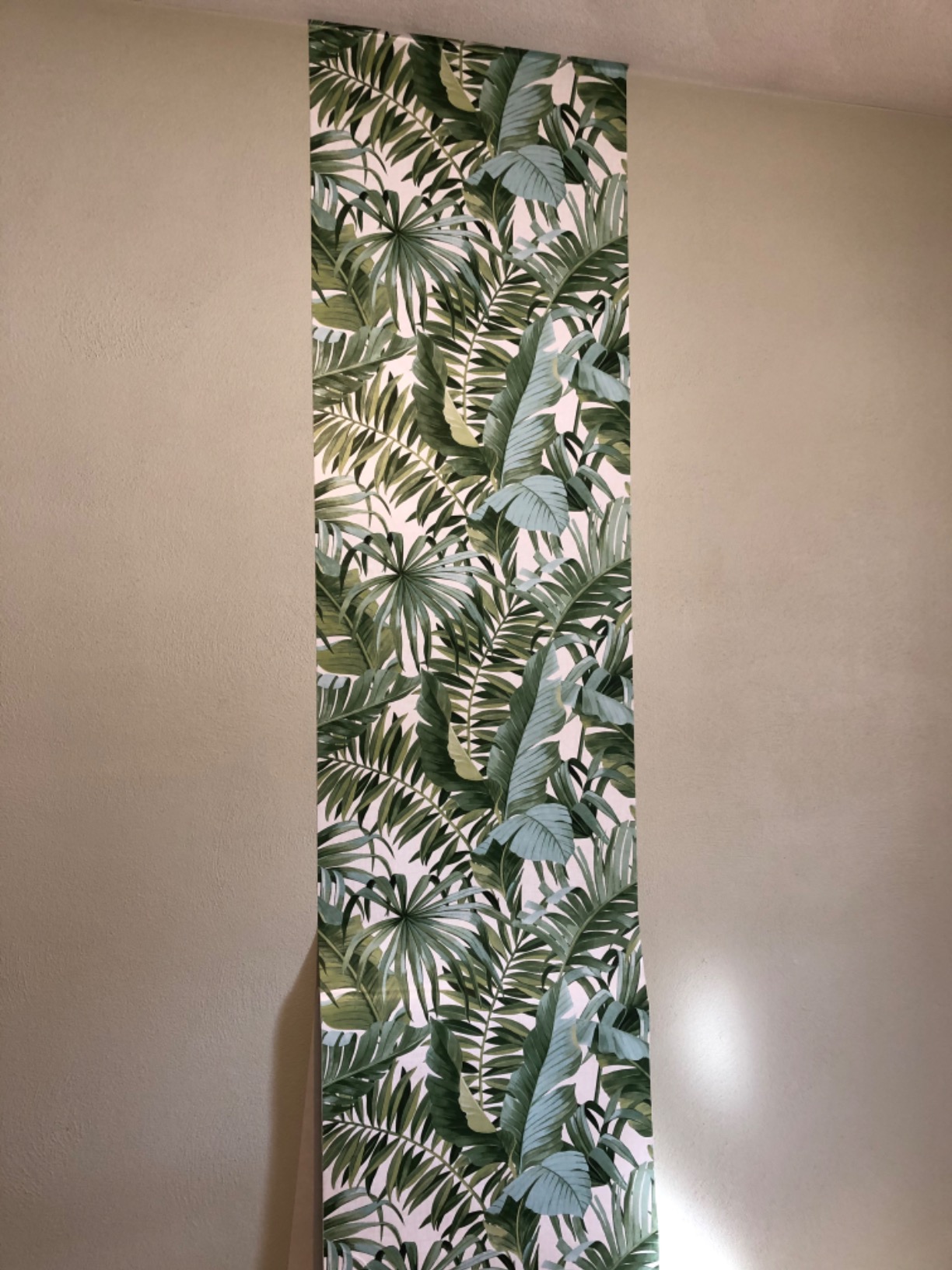 Maui Peel and Stick Wallpaper, Green Tropical Leaf Removable Contact Paper for Walls, Self Adhesive Wall Covering for Bedroom Living Room Accent Wall customer photo 1