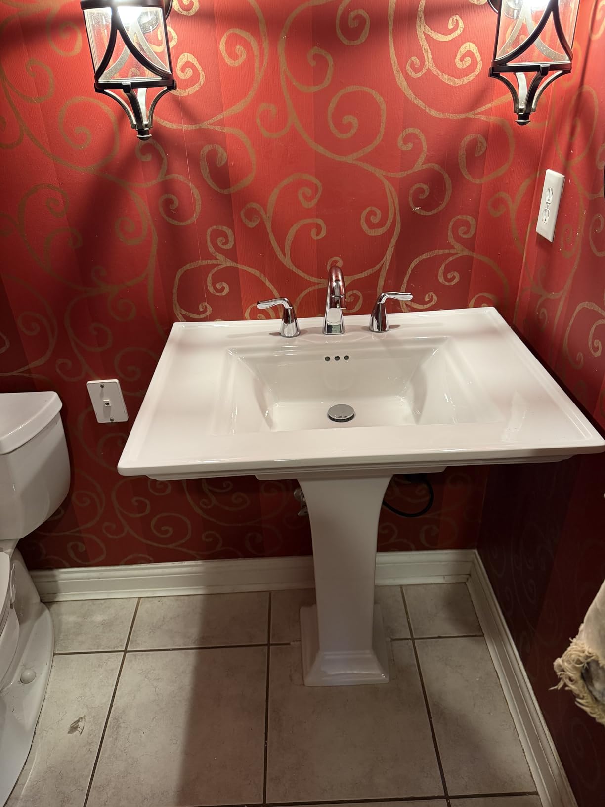 Town Square S Pedestal Sink- 8