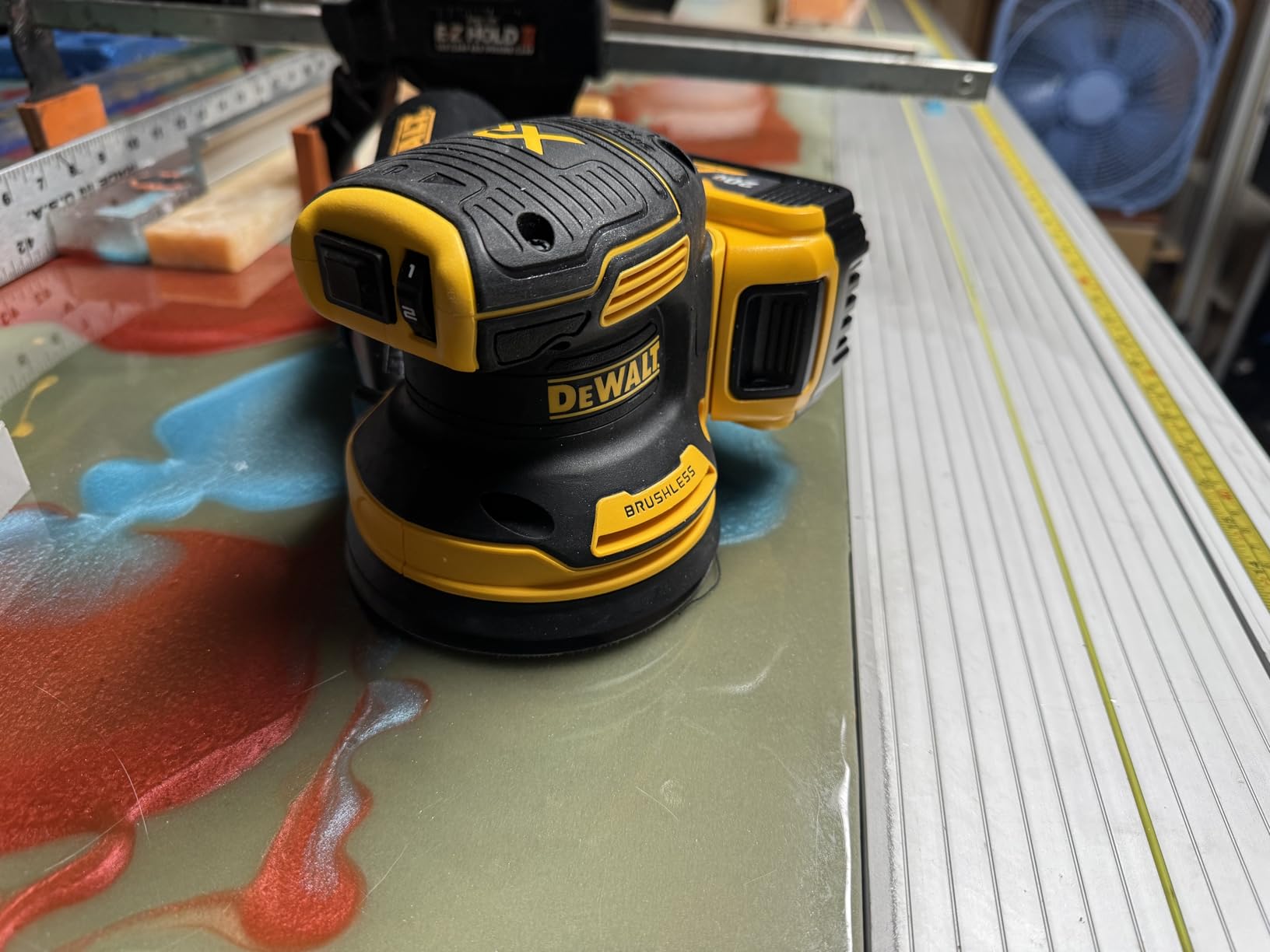 DEWALT 20V MAX Random Orbital Sander Kit (DCW210P1) customer photo 1