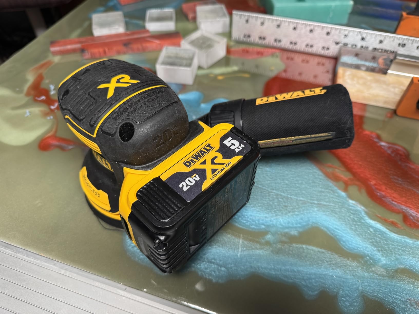 DEWALT 20V MAX Random Orbital Sander Kit (DCW210P1) customer photo 2