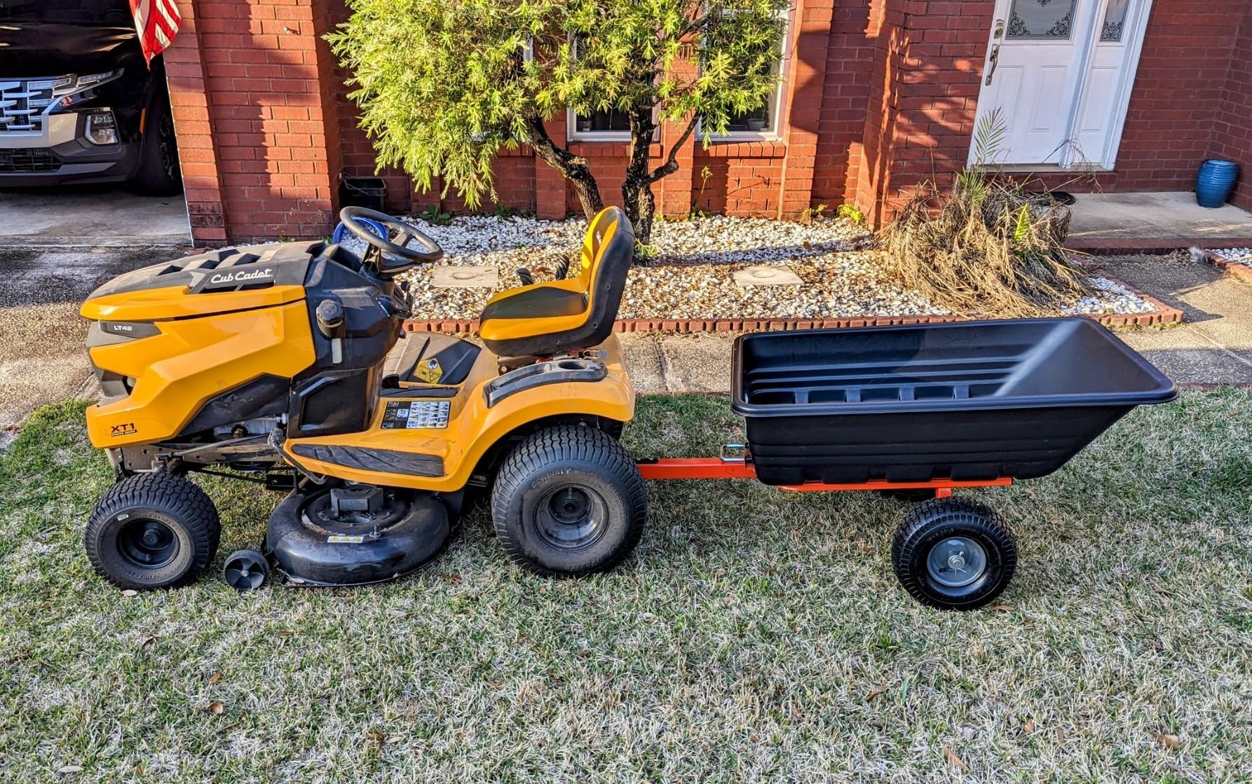 Agri-Fab 45-0533 650 lbs Tow Behind Poly Dump Cart, 10 CU. FT. Lawn & Garden Cart/Trailer customer photo 1