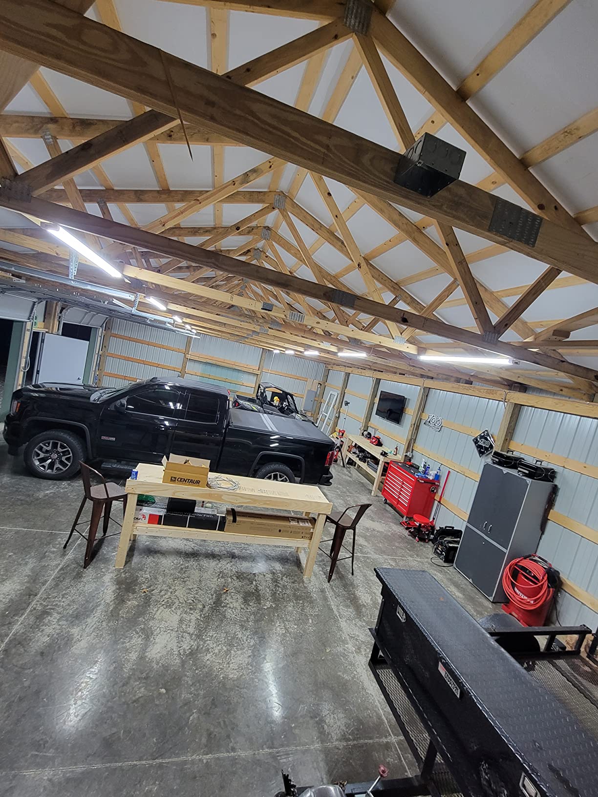 Sunco LED Garage Ceiling Lights Wraparound Fixture 4FT, Linkable Shop Light, 3500 LM, 40W=300W, 5000K Daylight, Hardwired, Surface Mount, Utility Workshop Light ETL 2 Pack customer photo 2