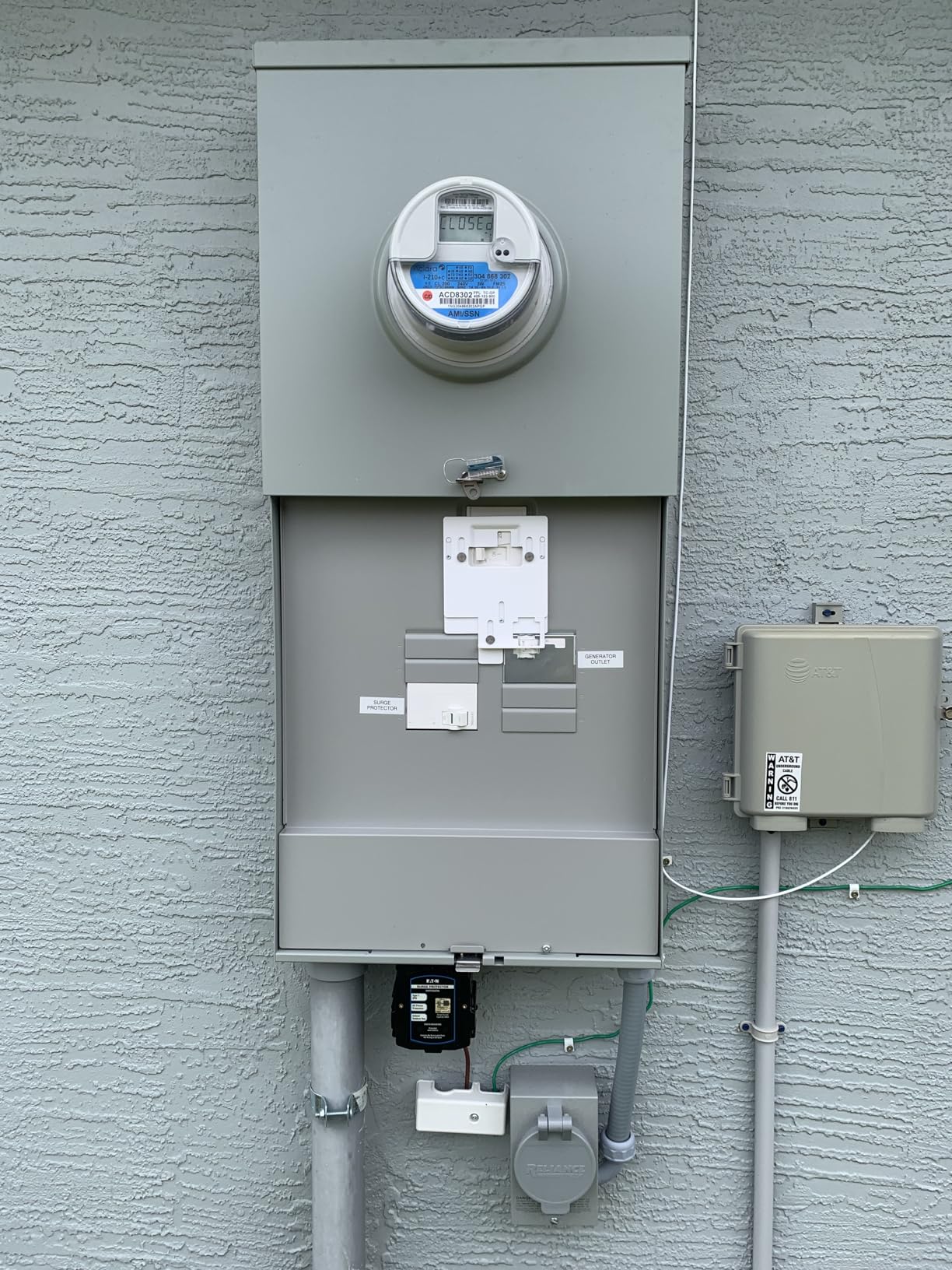 Leviton LITLK Circuit Breaker Manual Transfer Interlock Accessory Kit, White customer photo 1
