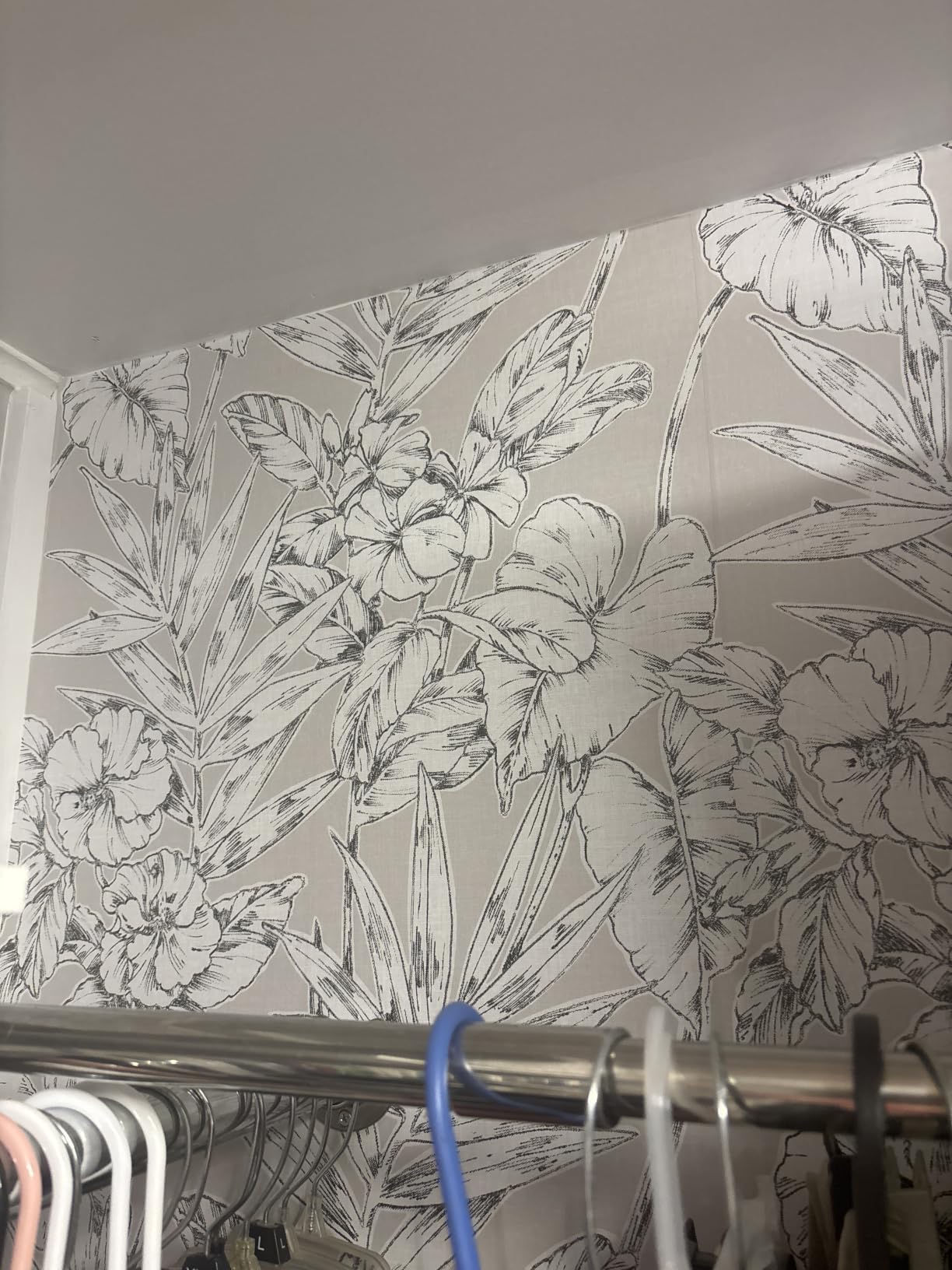 NuWallpaper Grey Cayman Peel and Stick Wallpaper, Neutral, Removable Wallpaper, Renter-Friendly, 20.5 in x 18 ft customer photo 1