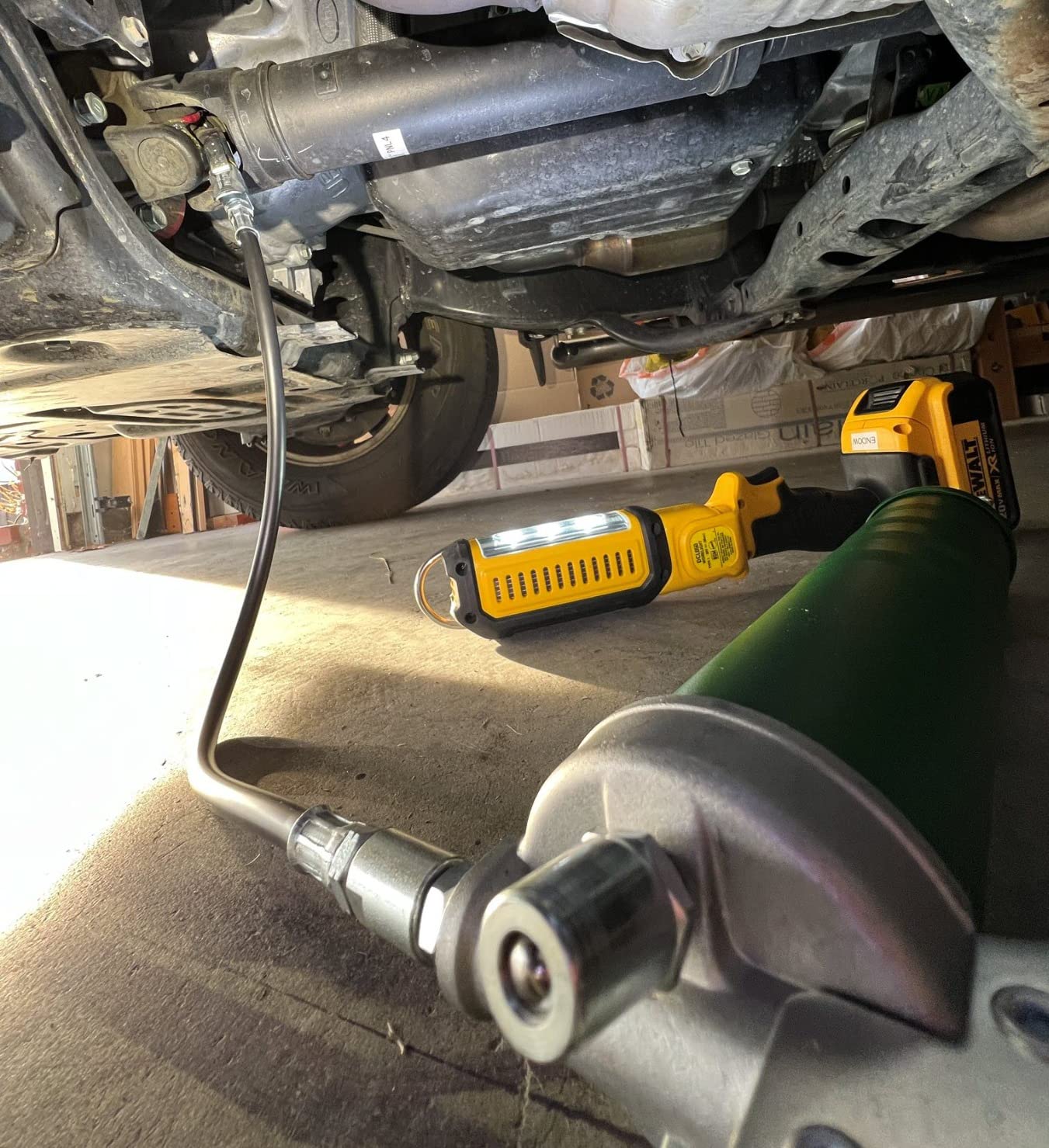LockNLube Heavy-Duty Pistol Grip Grease Gun with patented LockNLube Locking Grease Coupler, 20