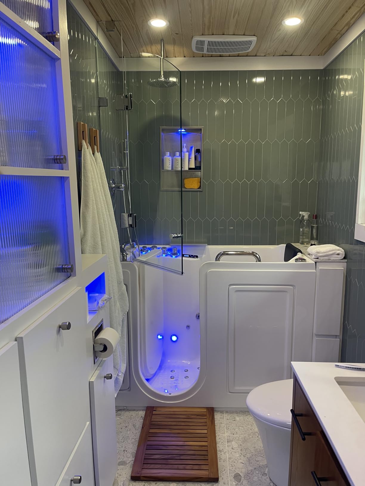 ANZZI Walk In Tub, 27 X 53 In, Left Drain, 12 Whirlpool & 18 Air Jets customer photo 1
