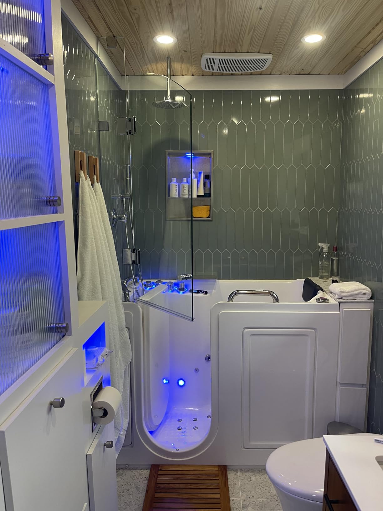 ANZZI Walk In Tub, 27 X 53 In, Left Drain, 12 Whirlpool & 18 Air Jets customer photo 2