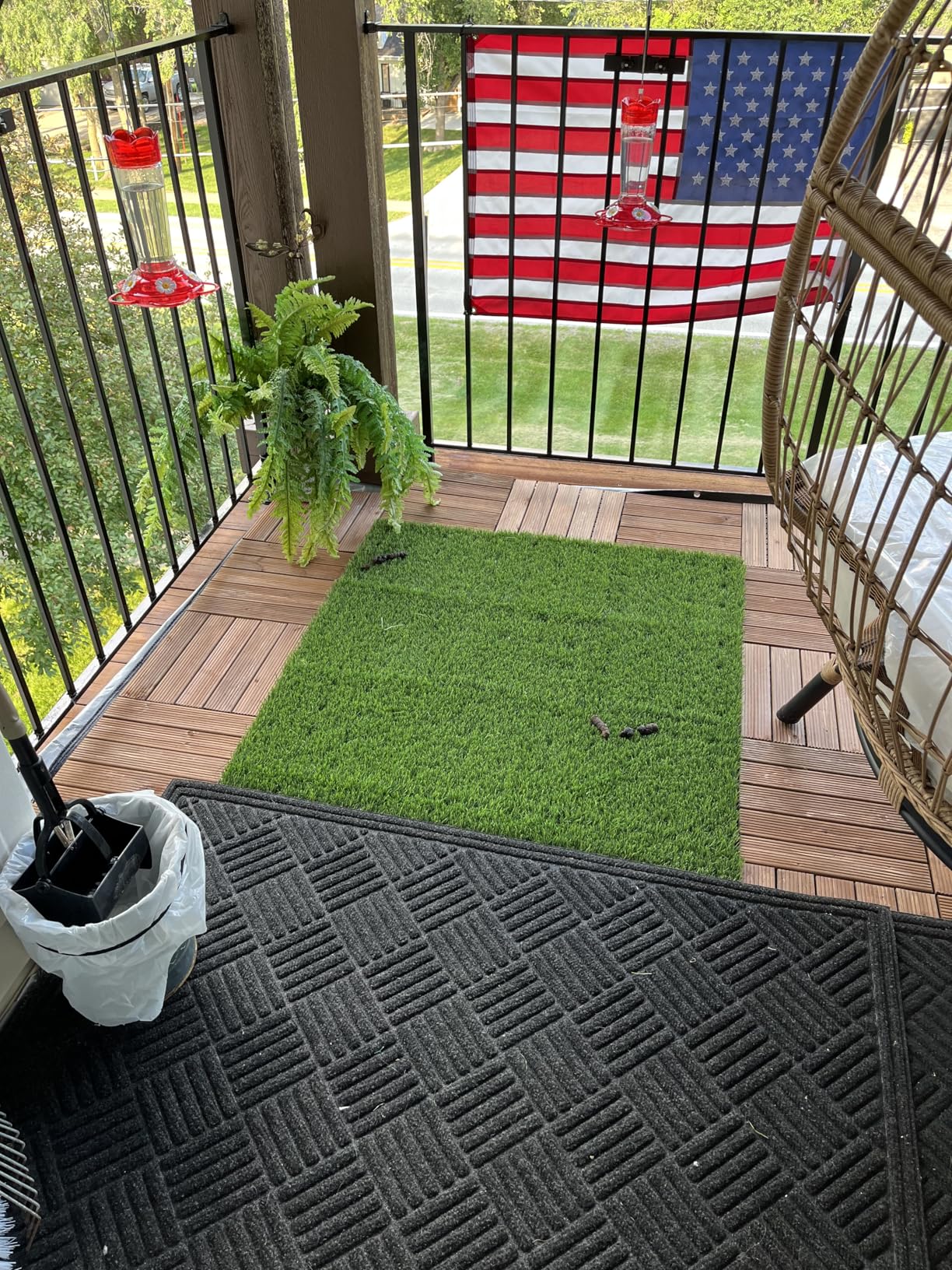 Yaheetech 110pcs Patio Deck Tiles Composite Decking Floor Tiles 12 x 12in Interlocking Fir Wood Indoor Outdoor Patio Garden Deck, Brown customer photo 2