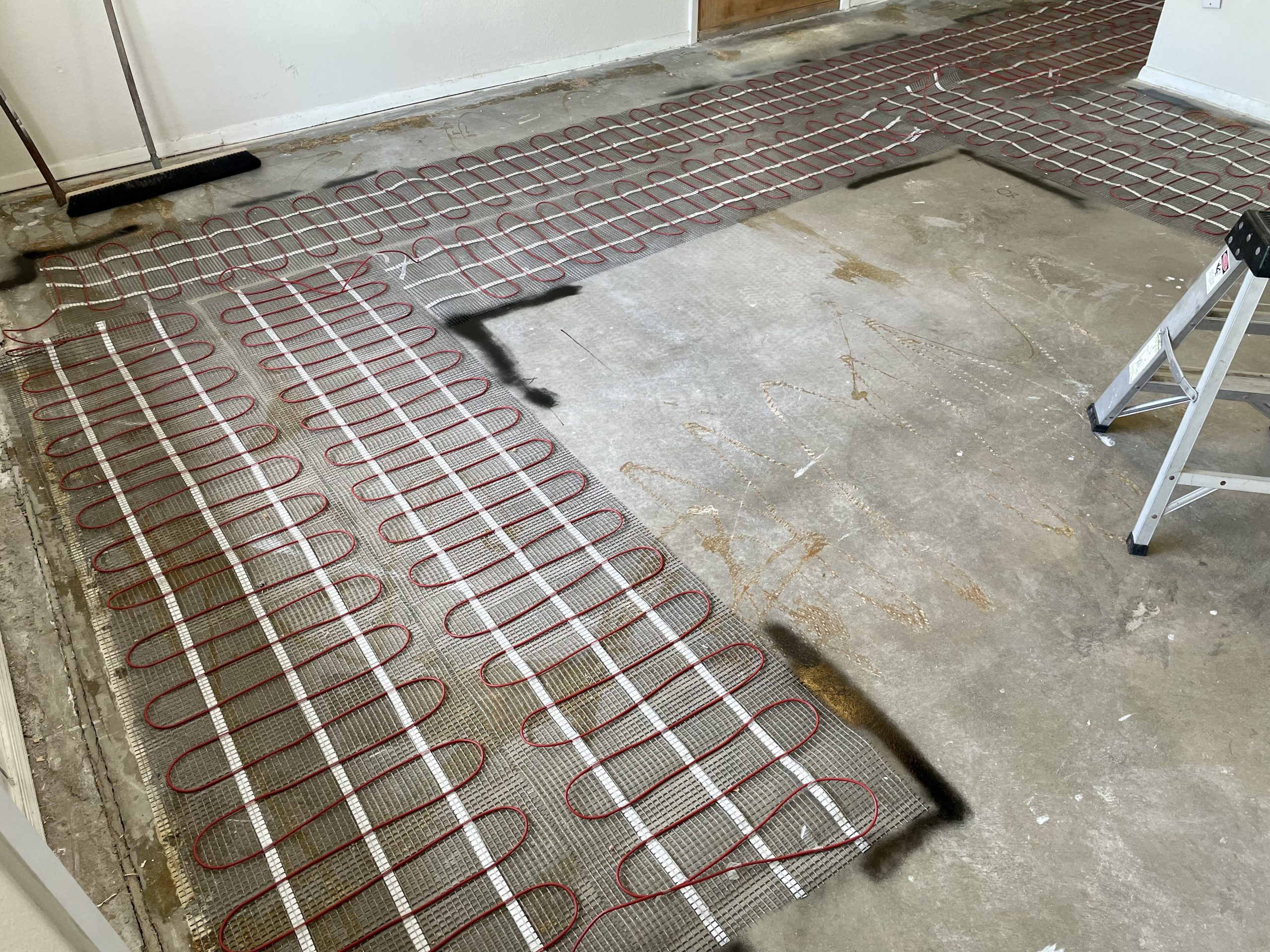 LuxHeat 60 sqft Floor Heat System, Prog Thermostat - 120V Heated Floor Mat | 20in x 36.6ft Self-adhesive Mat, Alarm, UDG 7-Day Prog T/Stat w/ GFCI, Sensor | Heated Floor Tiles For Bathroom, Tile & More customer photo 1