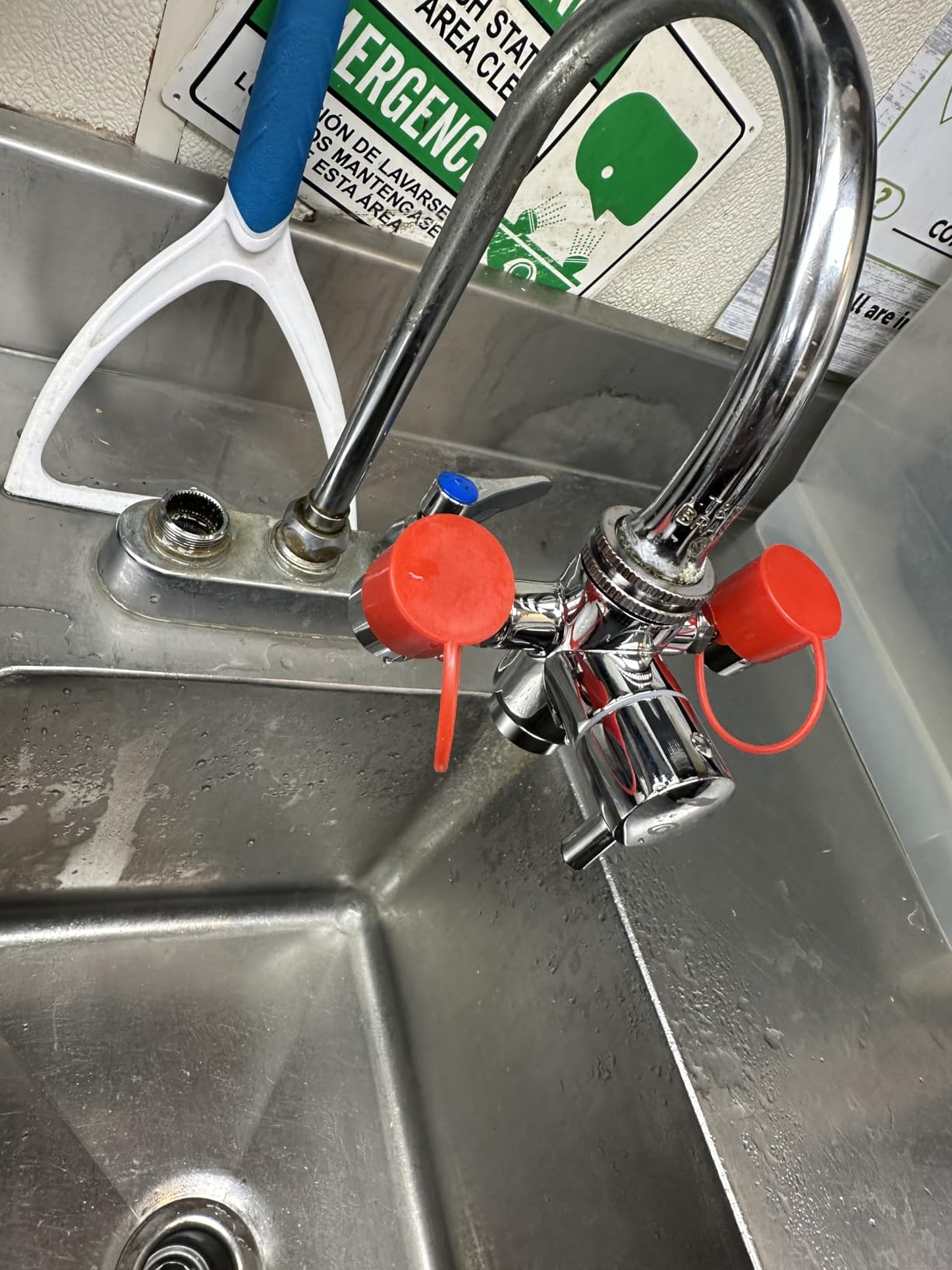 Lunarlipes Faucet Mounted Eyewash Station Kit, Emergency Eye Wash Unit | OSHA Approved First Aid Eye Flush Kit customer photo 1