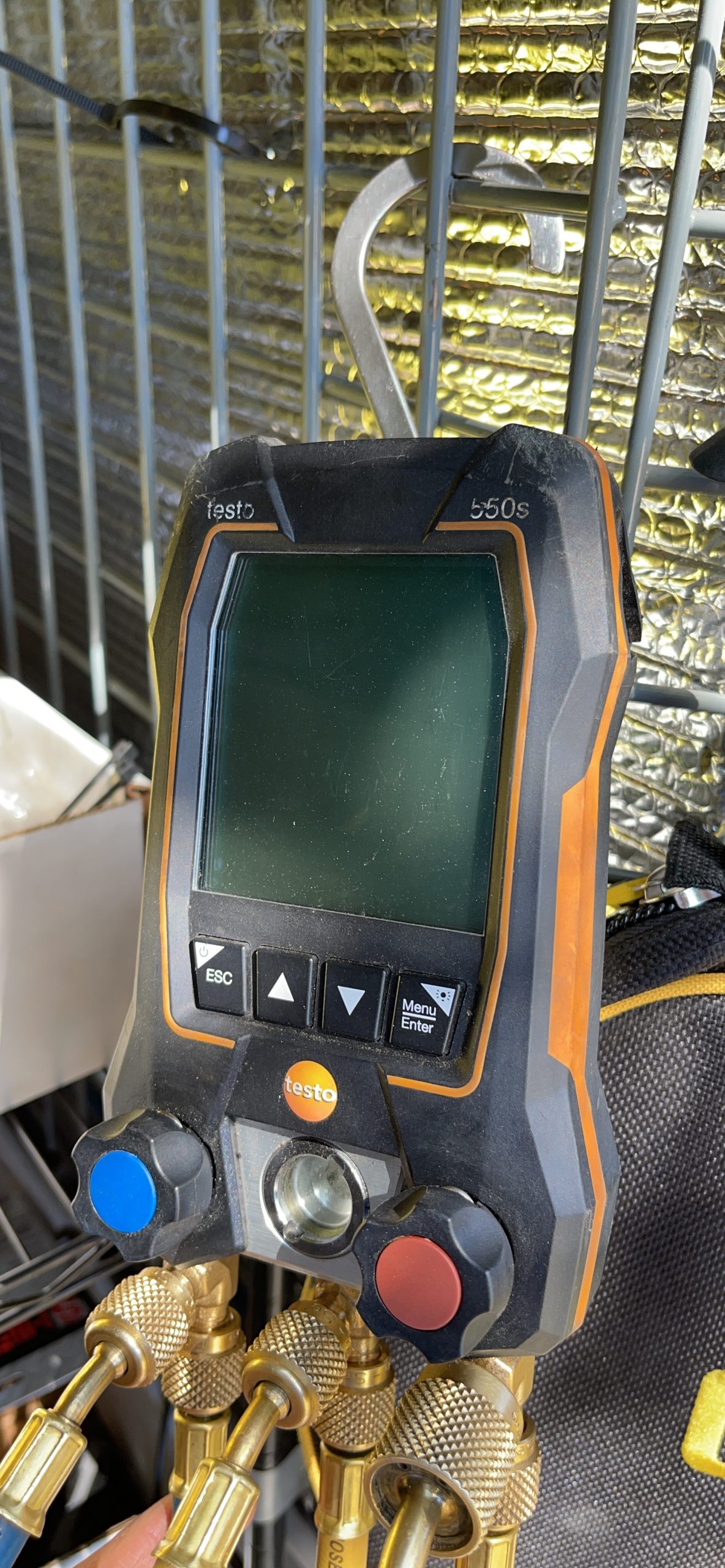 Testo 550s AC Manifold Gauge Set with 2 Wired Temperature Clamp Probes, Bluetooth customer photo 1