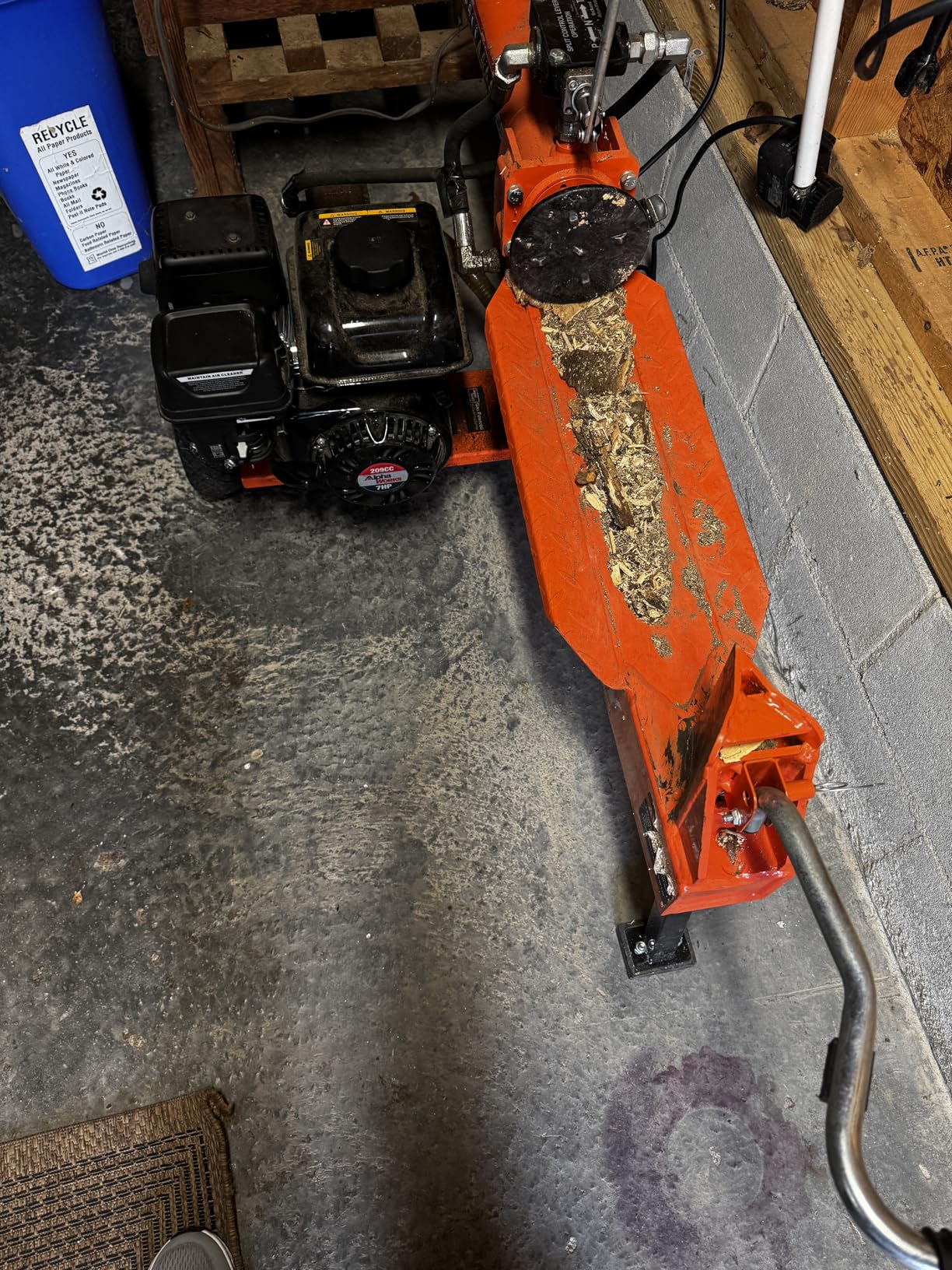 SuperHandy Log Splitter 20 Ton 7HP Gas customer photo 2