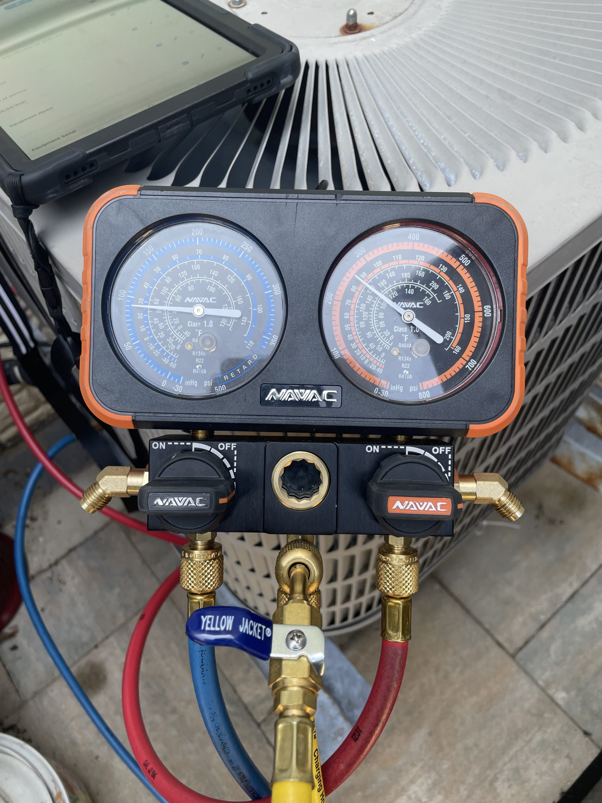 NAVAC N2A4 Manifold Gauge - Class 1.0 Accuracy, Impact-Resistant Analog Manifold customer photo 2