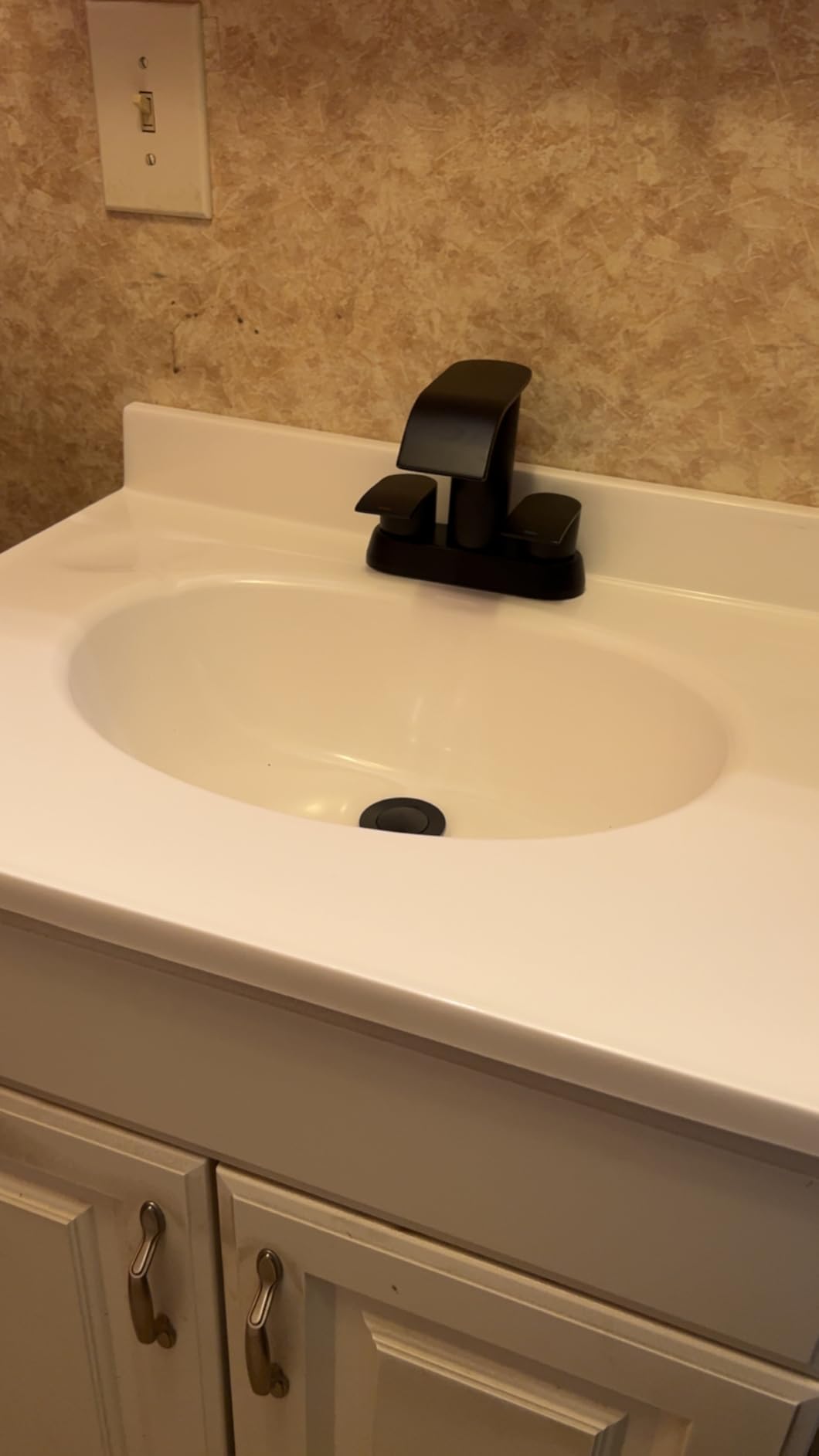 Cultured Marble Composite Bathroom Sink Top - Fits Standard 18