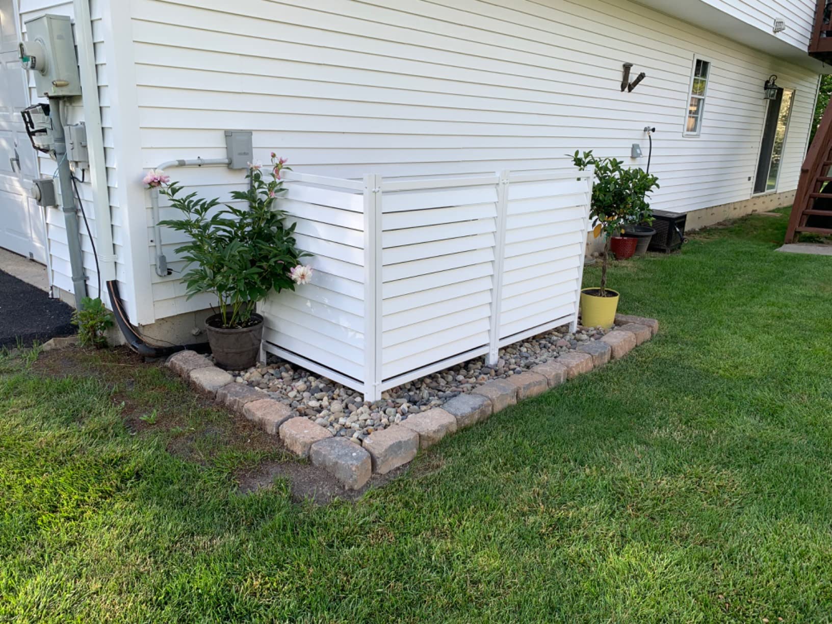 Enclo Waverly Privacy Screen, White Vinyl DIY No Dig Kit | 3.5ftH x 3ftW, 2 Panels, Louvered customer photo 2