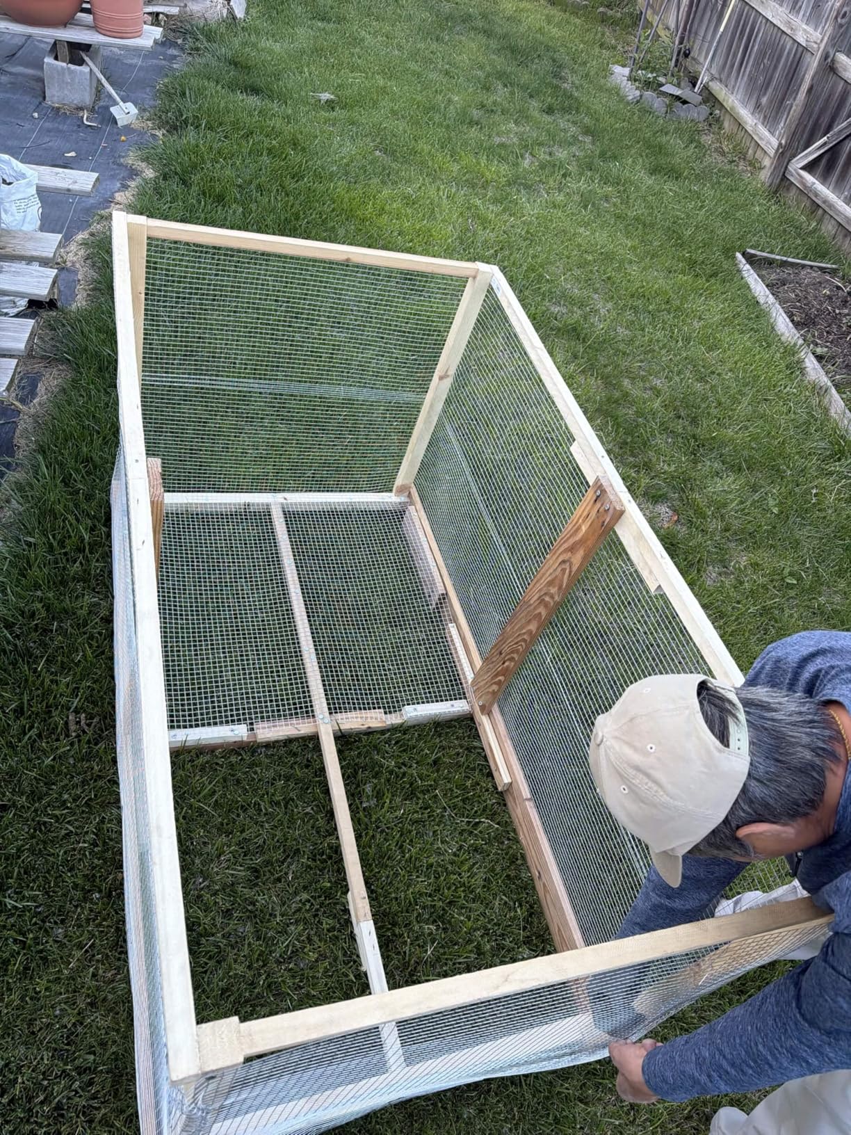 Land Guard 19 Gauge Hardware Cloth, 1/2 inch Chicken Wire Fence, Galvanized Welded Cage Wire Mesh Roll customer photo 1