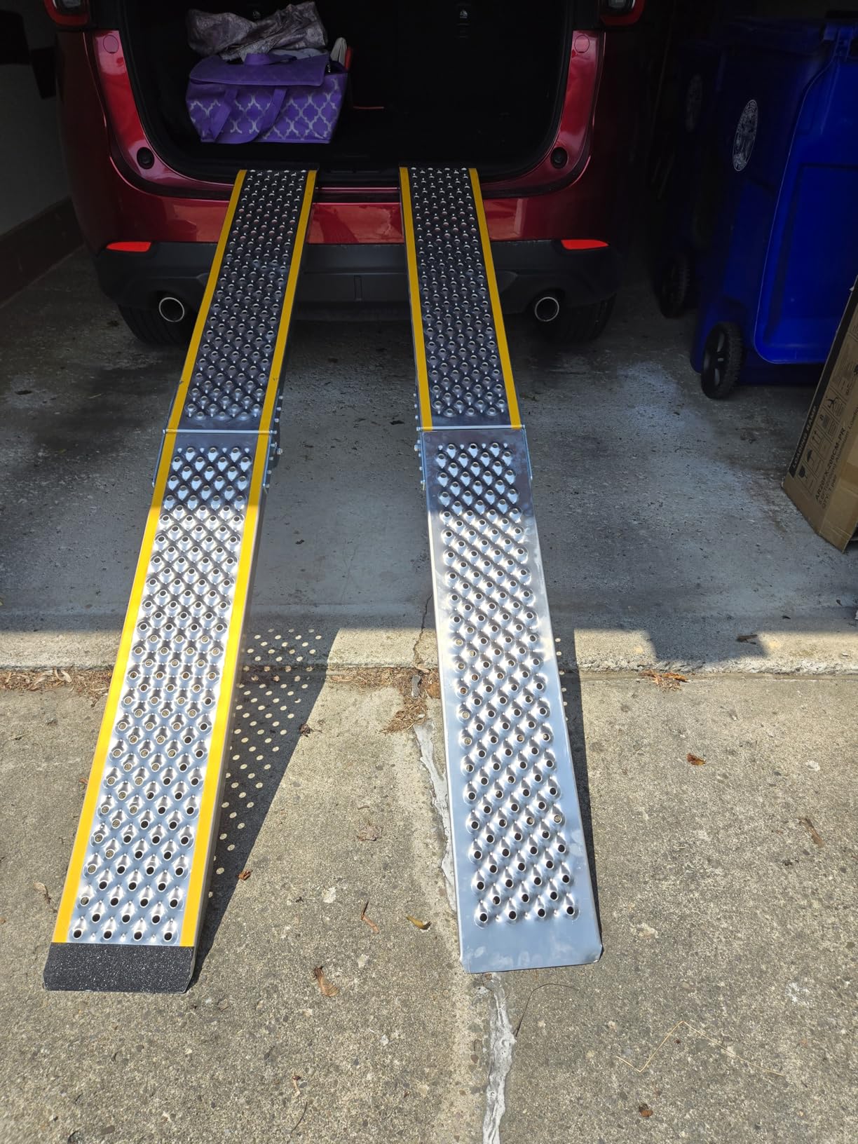 Ruedamann 2PCS 5FT Aluminum Shed Ramps, Rust Proof, Heavy Duty 880 lbs Capacity, 9'' Wide Loading Ramps for Lawn Mower, UTV, ATV Ramp for Trailer, Shed Ramp for Trailers, Riding Mowers, Motorcycles customer photo 1