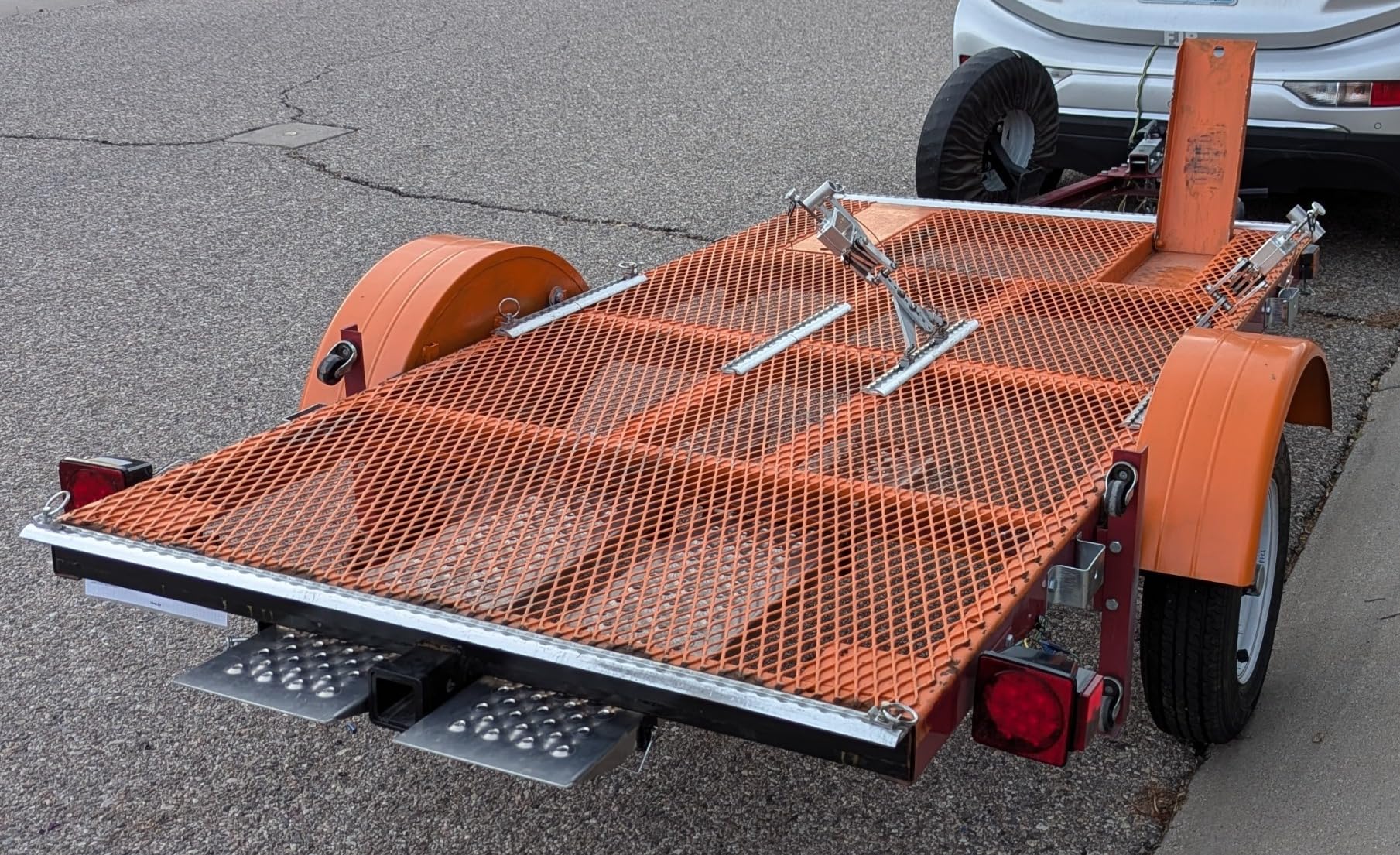 Ruedamann 2PCS 5FT Aluminum Shed Ramps, Rust Proof, Heavy Duty 880 lbs Capacity, 9'' Wide Loading Ramps for Lawn Mower, UTV, ATV Ramp for Trailer, Shed Ramp for Trailers, Riding Mowers, Motorcycles customer photo 2