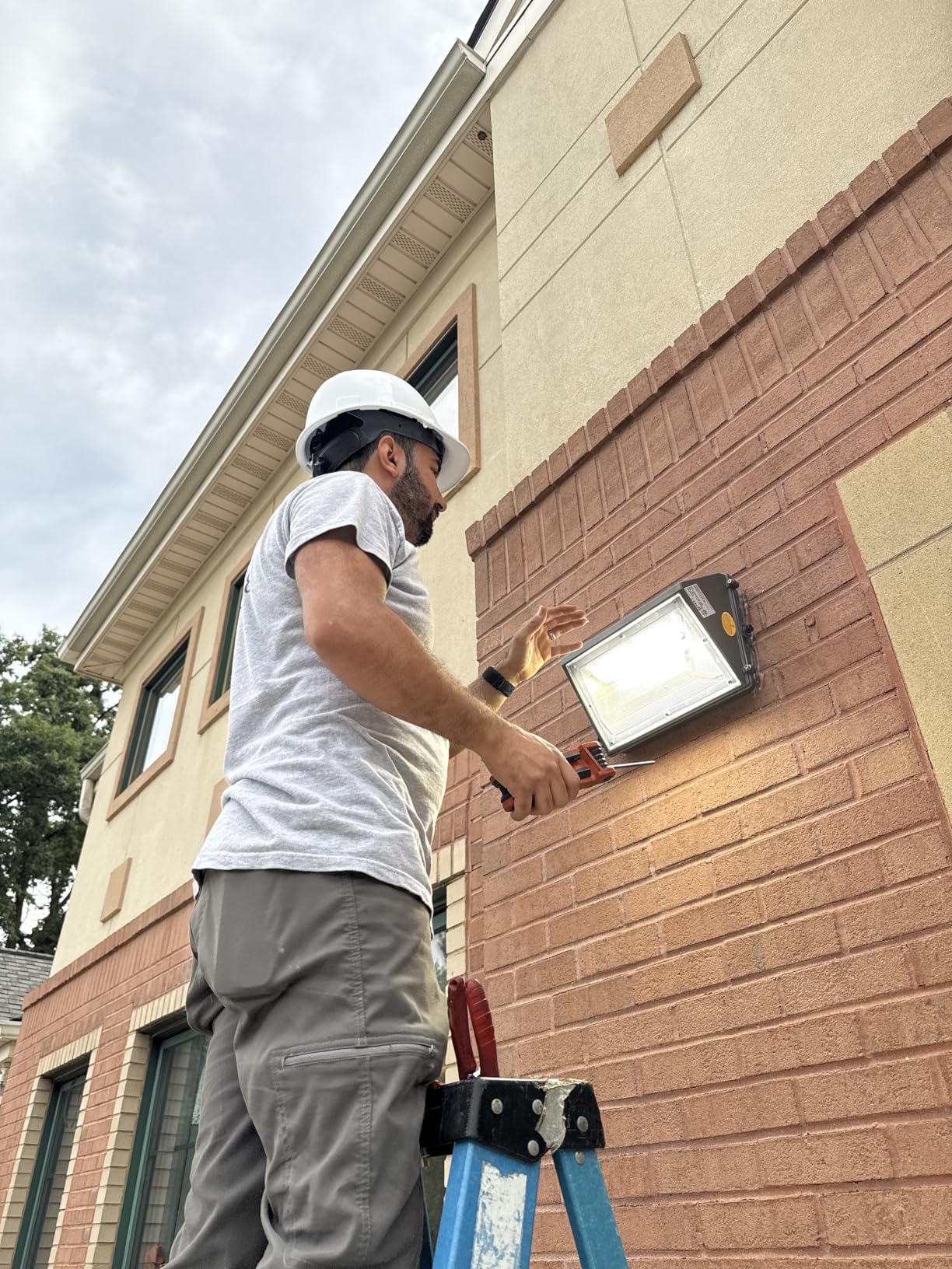 HYPERLITE 120W LED Wall Pack Light with Dusk-to-Dawn Photocell, Ideal Outdoor Security Lighting Commercial and Industrial LED Wall Lights for Parking lot Garage Warehouse Factory ETL Listed customer photo 1