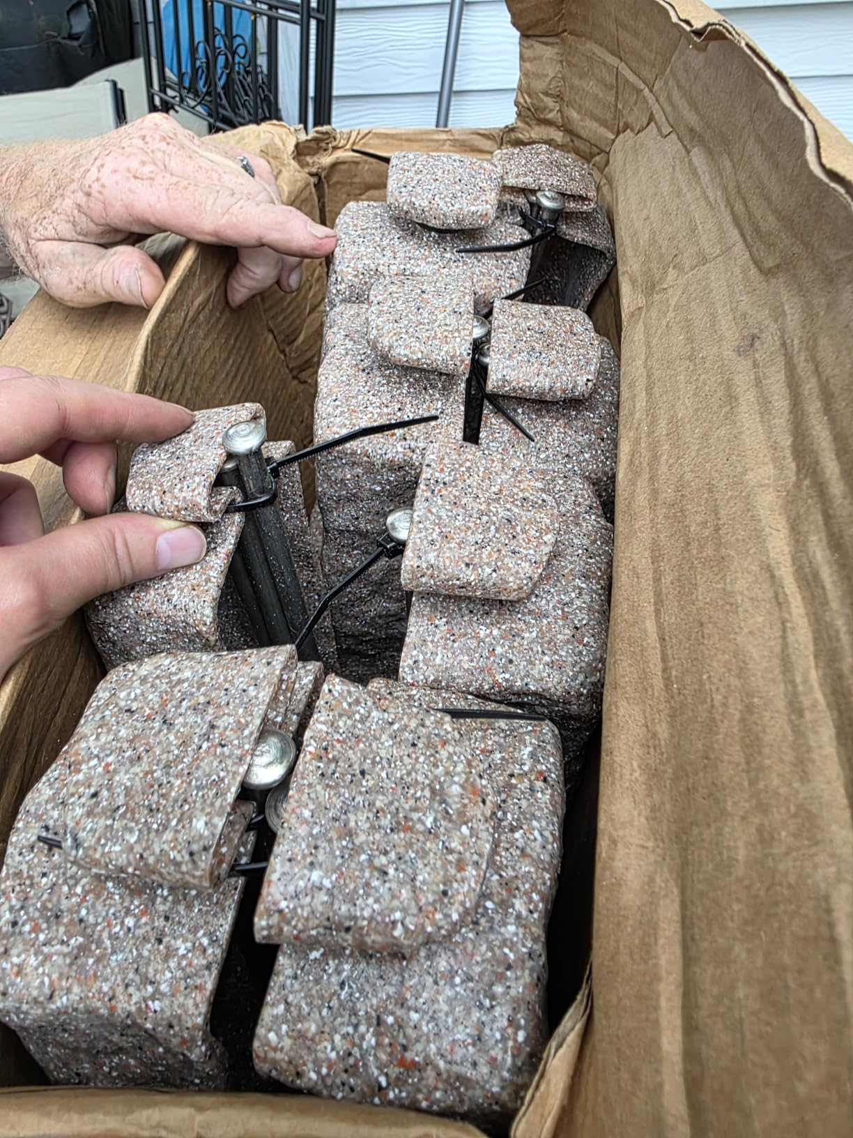 Landscape Edging | Garden Edging Border | Polyrock Bricks for Lawn Edging, Flower beds, Pathways & Yard Edging - 1 Pack | Each Section Has 6 Bricks 48