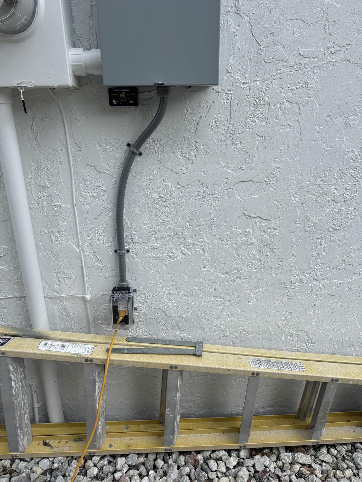Liquid-Tight Conduit and Connector Kit - 1/2 Inch 25 FT Non Metallic Liquid Tight Electrical Conduit with 5 Straight and 5 Angle Fittings customer photo 2