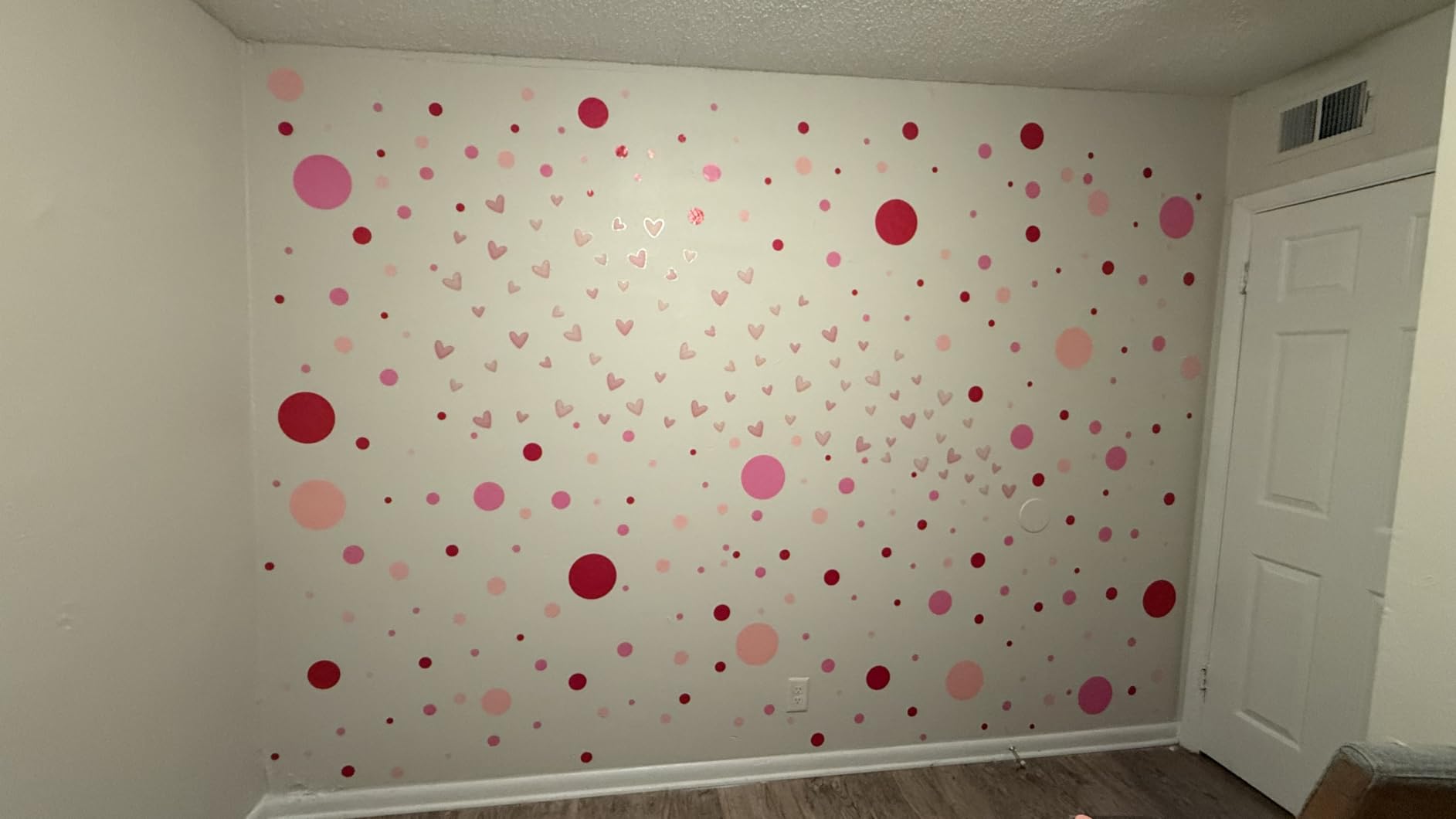 80pcs Pink Heart Shape Wall Stickers for Bedroom Living Room Girls Room Decoration Kids Room Baby Nursery Room Wall Decals Interior Wallpaper PVC Murals customer photo 1