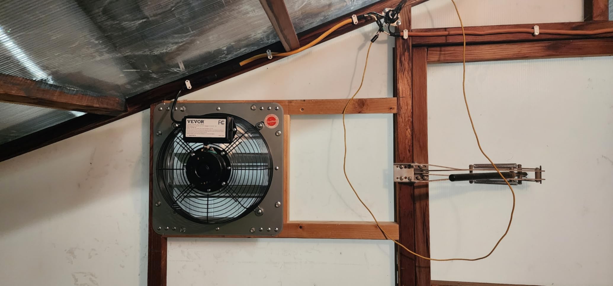VEVOR Shutter Exhaust Fan, 16'' with Various Speeds, AC-motor, 2000 CFM, Wall Mount Attic Fan, Ventilation and Cooling for Greenhouses, Garages, Sheds, FCC customer photo 2