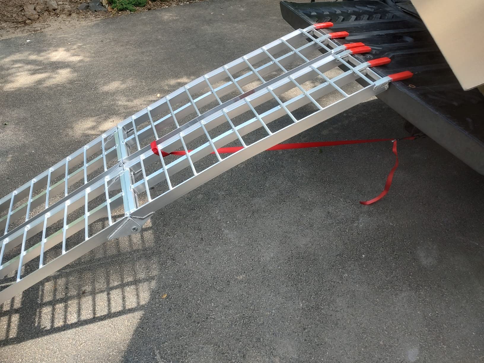 VEVOR 7.5ft Aluminum Ramps, 1500 lbs Folding Loading Ramps (2 pcs Set) for Pickup Trucks Bed, Trailers Ramp with Load Straps for Dirt Bike, UTV, ATV, Trucks, Lawn Mowers, Cargo Trailer, 89