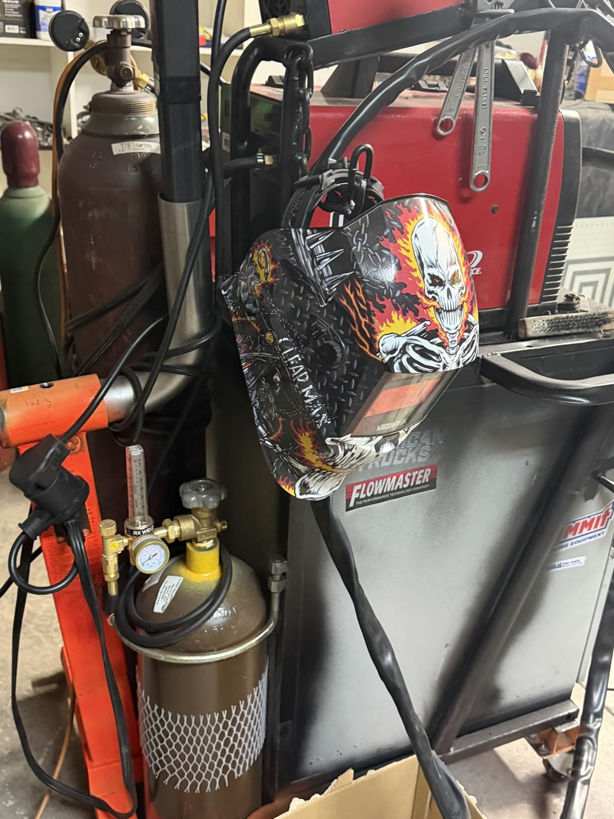 ARCCAPTAIN Welding Helmet Auto Darkening, 1/1/1/1 True Color Welding Hood, 4 Arc Sensor 1/25000s Response Time Solar Powered Weld Hood Helmet HSH-S800 Skeleton Knight customer photo 2