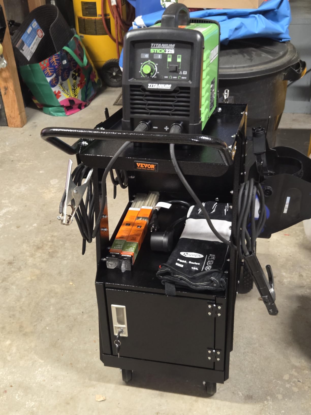 VEVOR Welding Cart, 3-Tier Welder Cart Heavy Duty with 400 Lbs Weight Capacity, 360° Swivel Wheels, Tank Storage Safety Chains, Rolling MIG Welder Cart for TIG, ARC, MMA, Plasma Cutter Welding Machine customer photo 2
