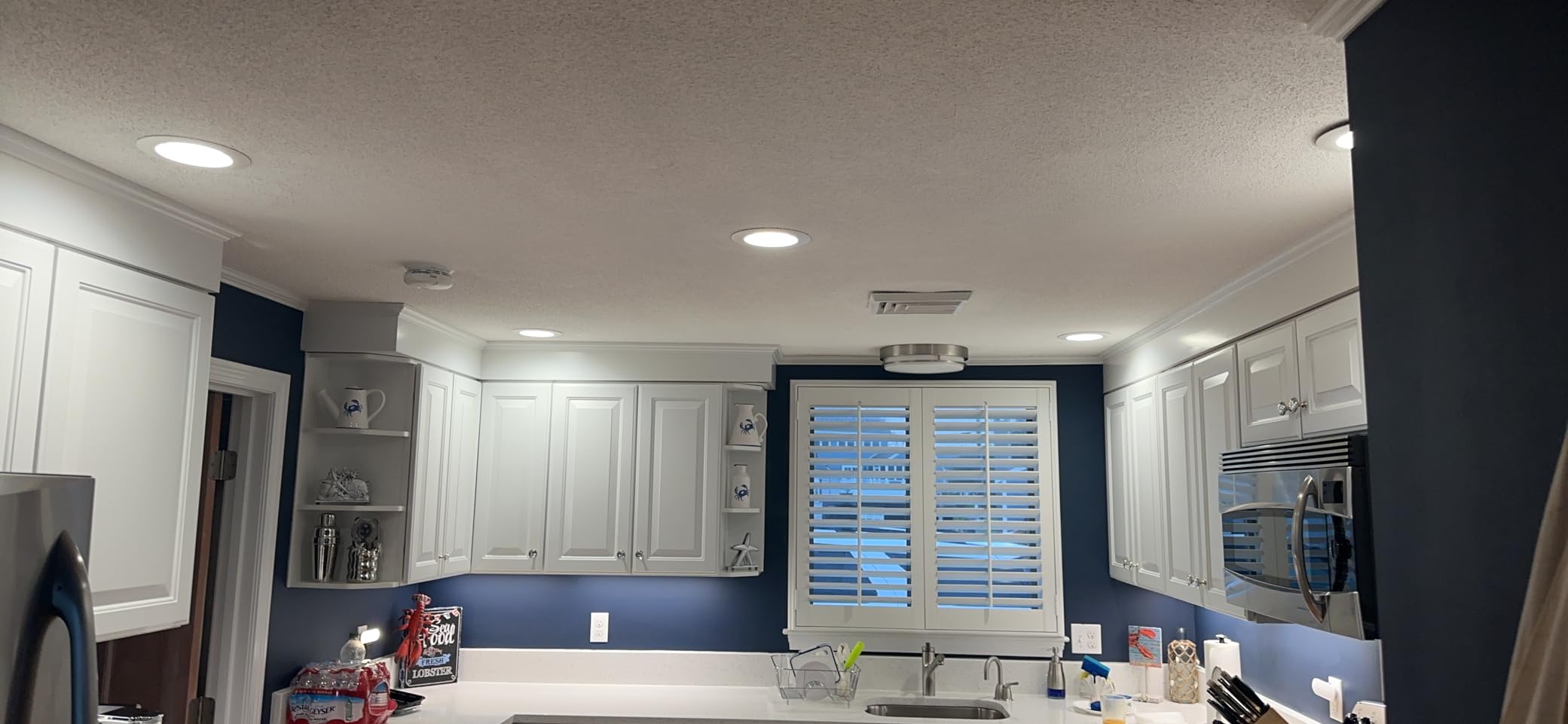HALO LT 5/6 inch LED recessed Can Light Trim, 5 CCT, Dimmable, 750lm 6PK | recessed baffle retrofit can light replacement trim, low glare, wet-rated for showers and outdoor use, Dims to 10% customer photo 2