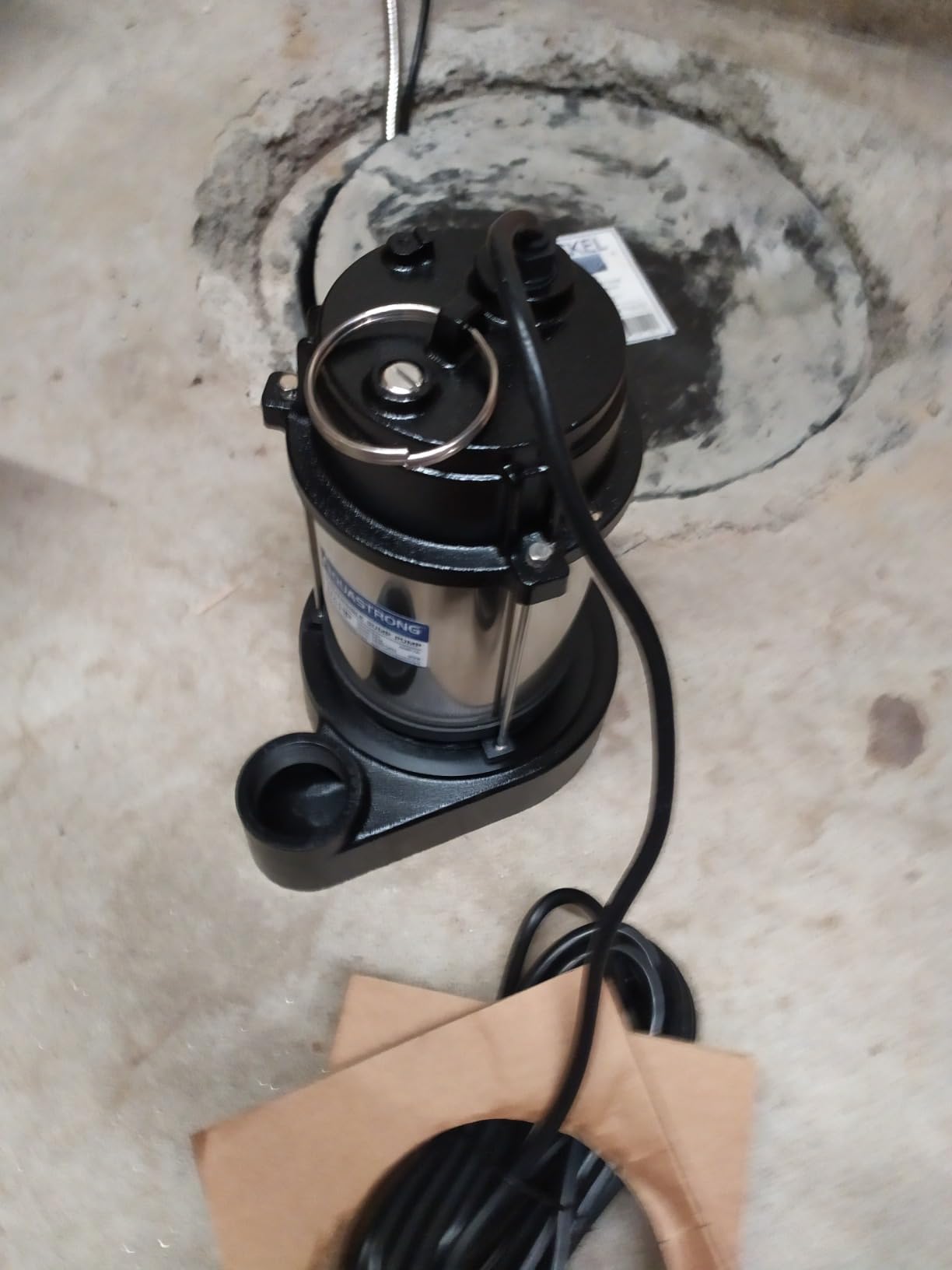 AQUASTRONG 3/4 HP Sump Pump Submersible, 4890 GPH Stainless Steel and Cast Iron Sump Pump, Automatic Integrated Vertical Float Switch with Piggy-back Plug,1-1/2
