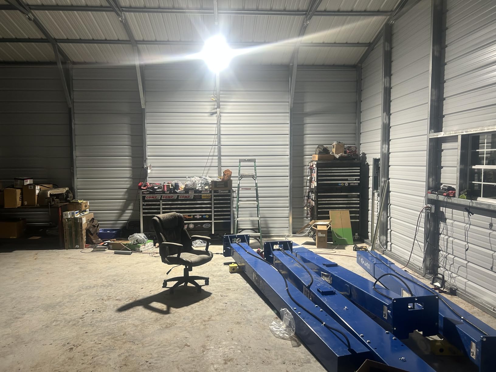 4 Pack UFO LED High Bay Light 150W, 21000lm, 5000K, Plug&Play, ETL | Super Bright, 120° Beam Angle, Safety Rope, IP65 Waterproof, For Warehouse Garage Barn Factory customer photo 1