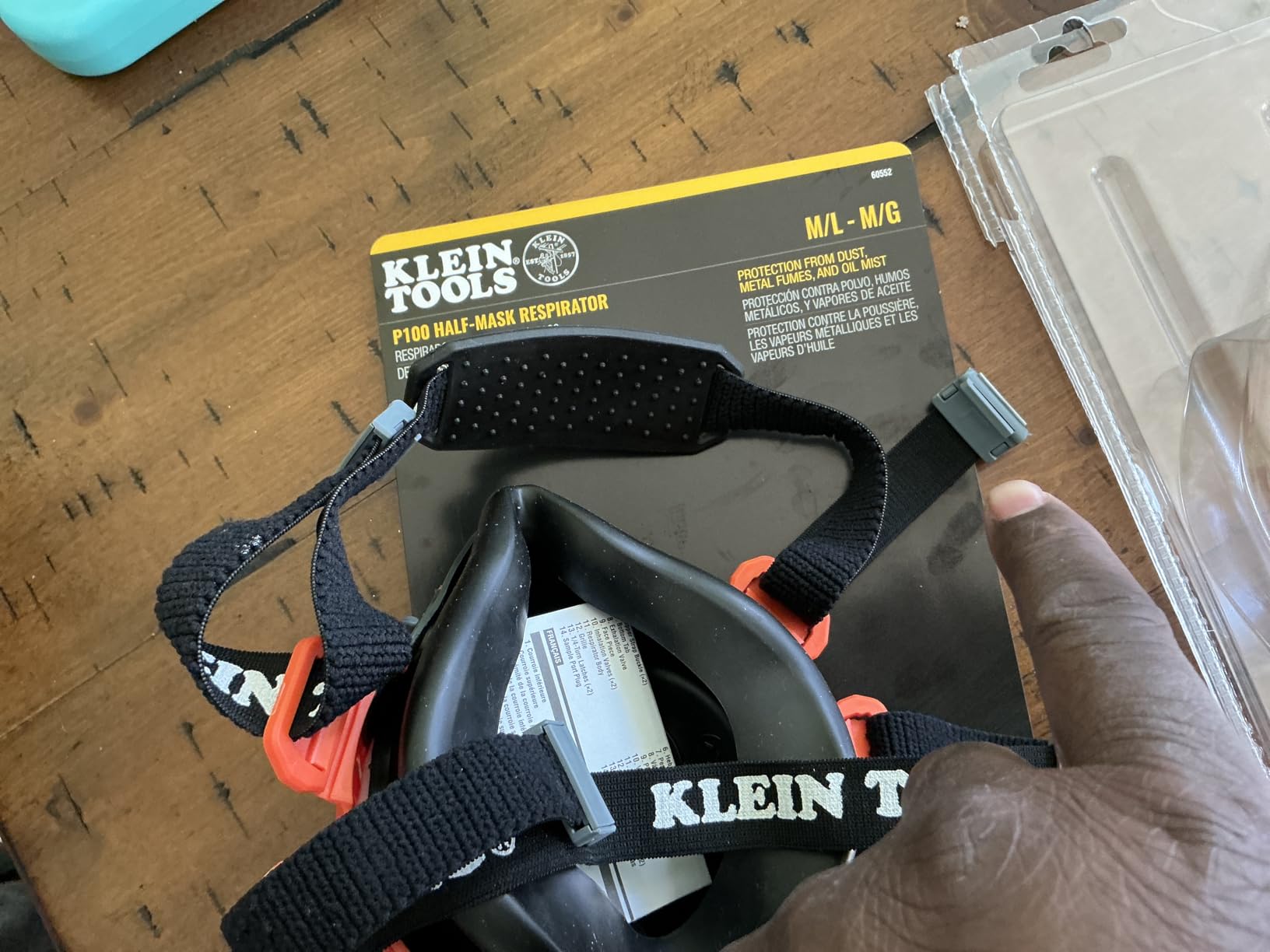 Klein Tools 60552 Reusable P100 Half-Mask Respirator with Replaceable Filters for Dust, Metal Fumes, and Oil Mist, M/L customer photo 2