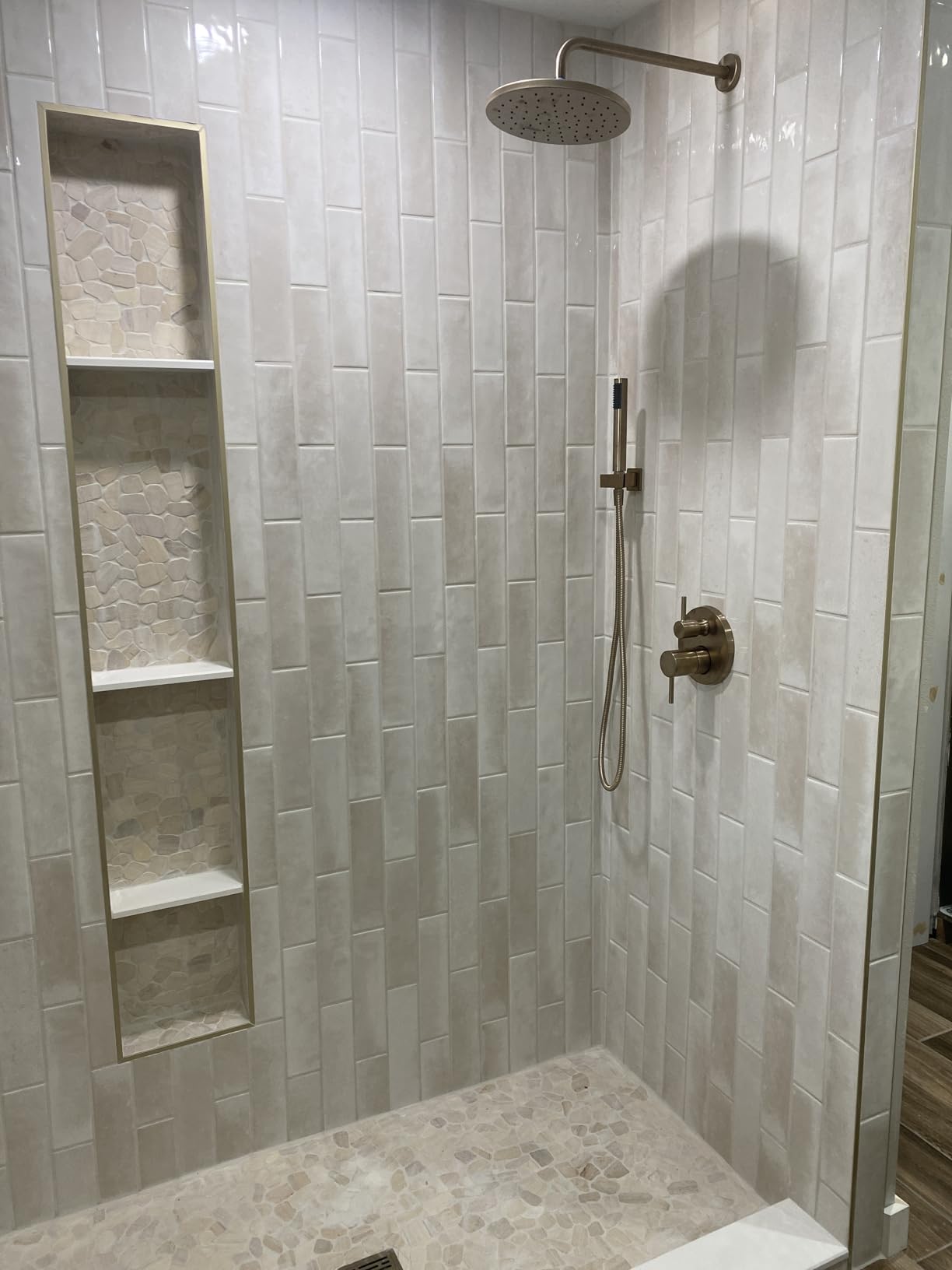 Delta Modern 14 Series Round Rain Shower System Faucet Set, Rainfall Brushed Gold Shower Head and Handle Set, Valve Trim Kit, 10 Inch, Champagne Bronze 342702-CZ customer photo 2