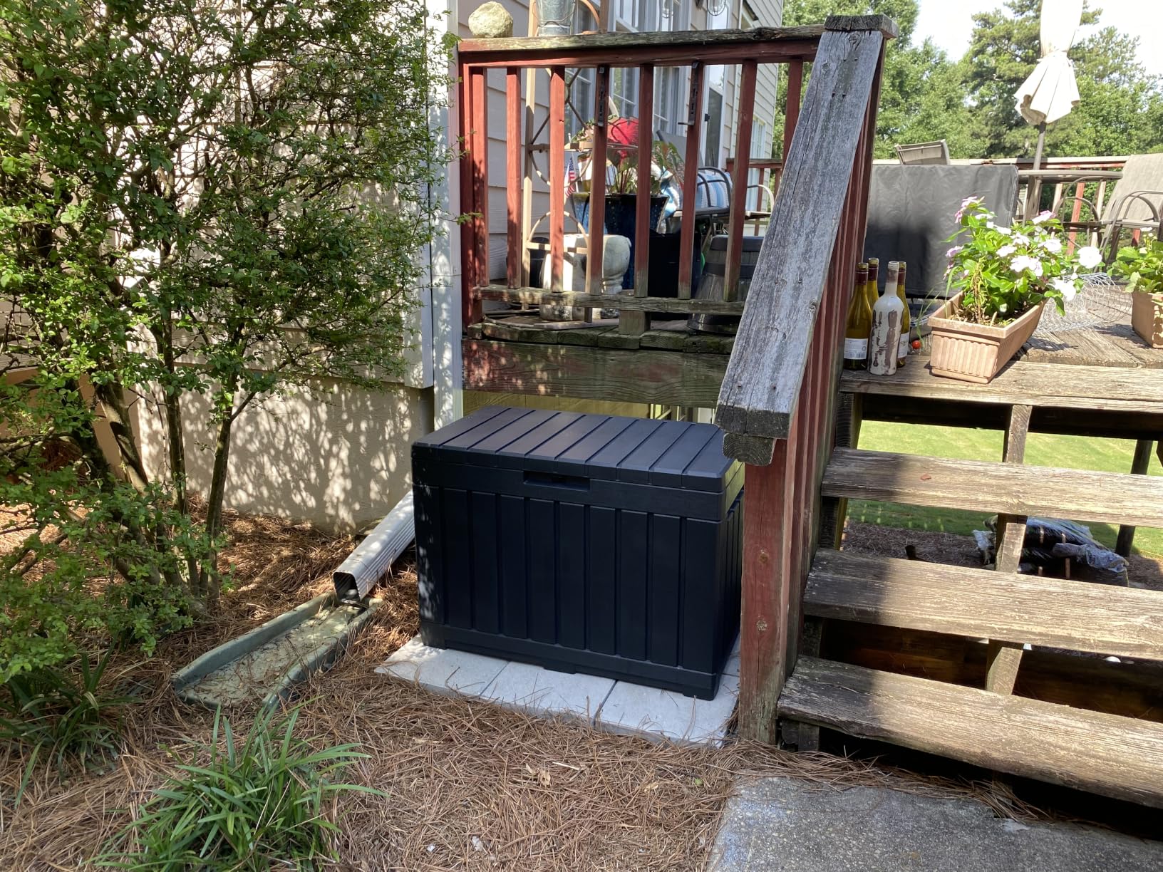 Keter Kentwood 50 Gallon Resin Deck Box-Organization and Storage for Patio Cushions, Throw Pillows and Garden Tools, Dark Grey customer photo 1