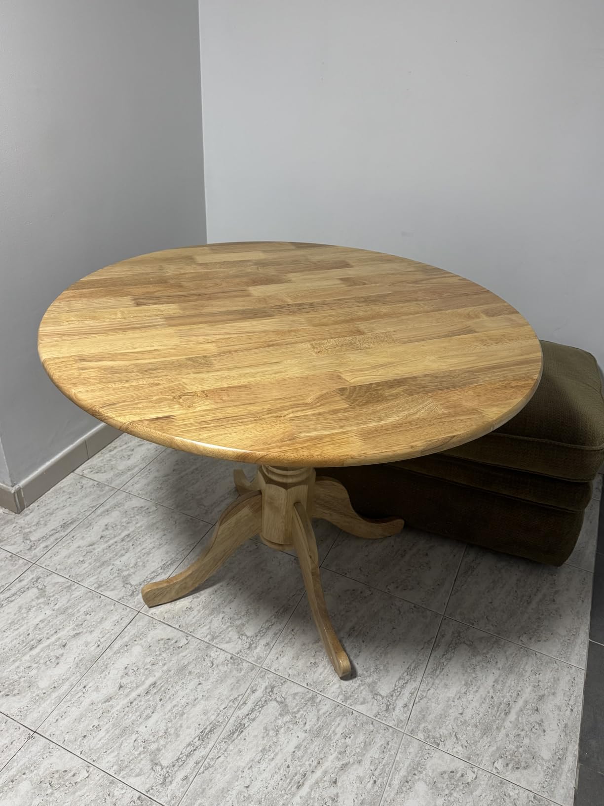 Giantex Round Dining Table, 39'' D X 29'' H, Rubber Wood Pedestal Table W/Round Tabletop & Curved Trestle Legs, 4-Person Dinner Table for Kitchen, Dining Room, Restaurant (Walnut & White) customer photo 1