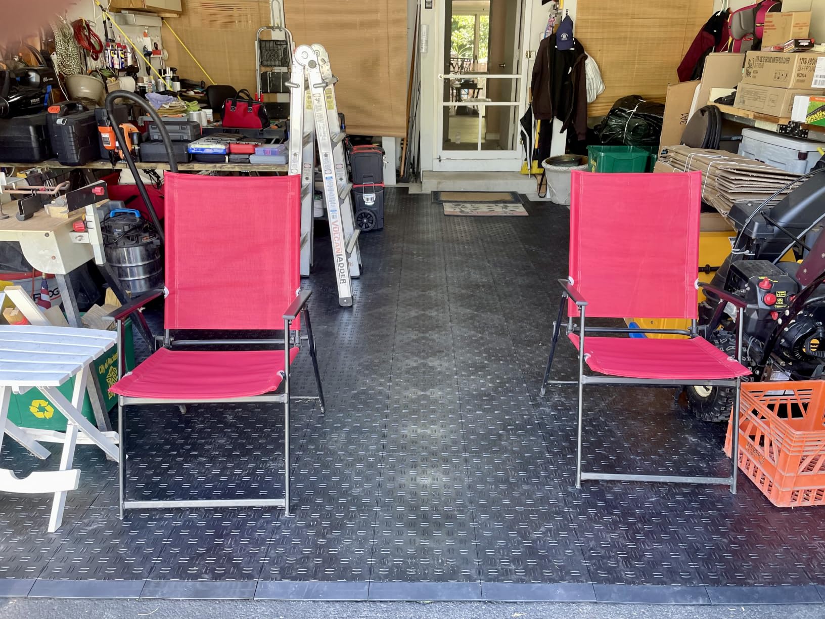 VEVOR Garage Floor Tiles 12 x 12 x 0.53 inch, Interlocking Design Ease of Installation Double-Sided Texture Non-Slip Sturdiness, for Garages, Basements, Repair Shops, Graphite Gray, 25 Pack customer photo 1