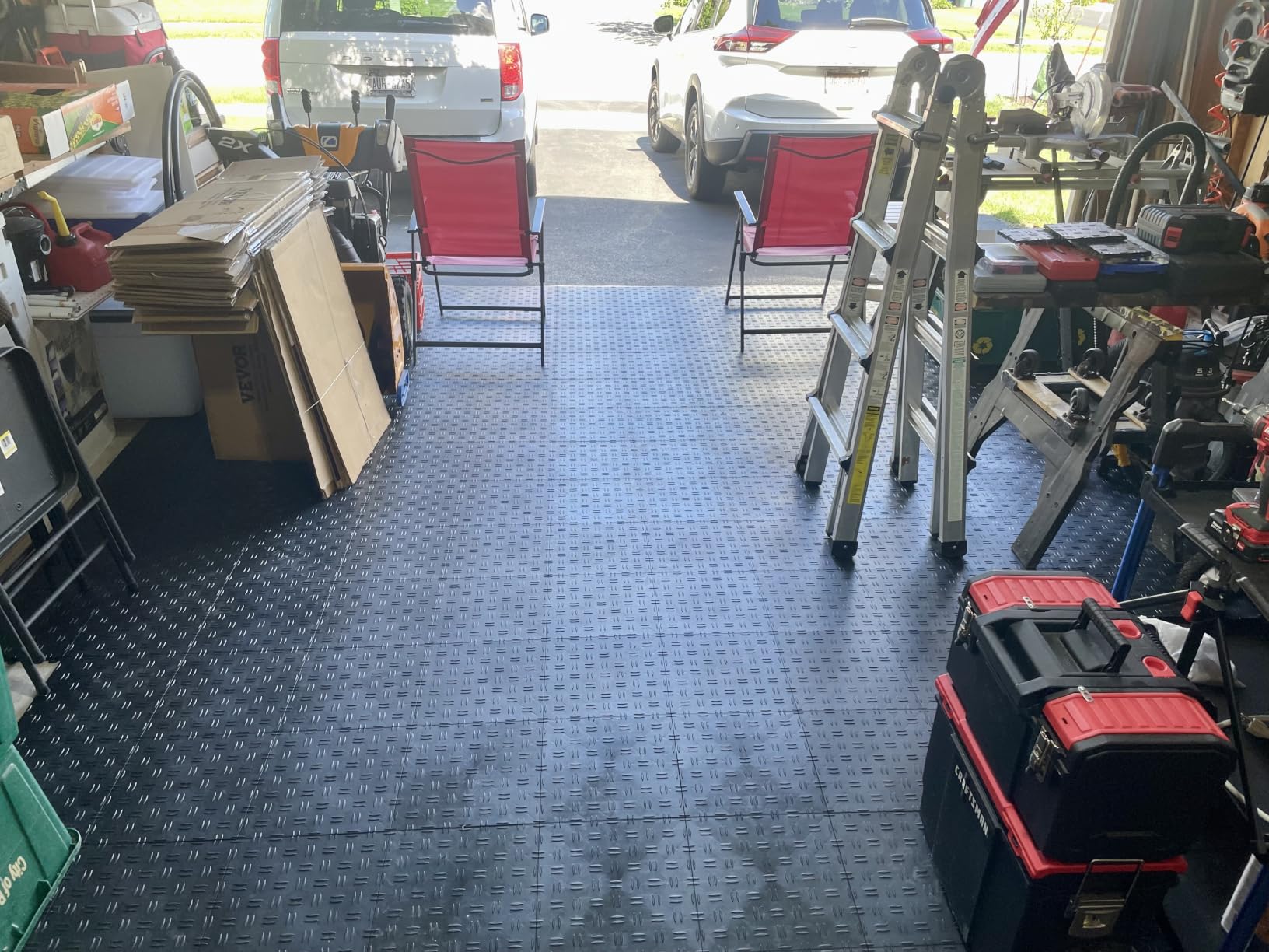 VEVOR Garage Floor Tiles 12 x 12 x 0.53 inch, Interlocking Design Ease of Installation Double-Sided Texture Non-Slip Sturdiness, for Garages, Basements, Repair Shops, Graphite Gray, 25 Pack customer photo 2