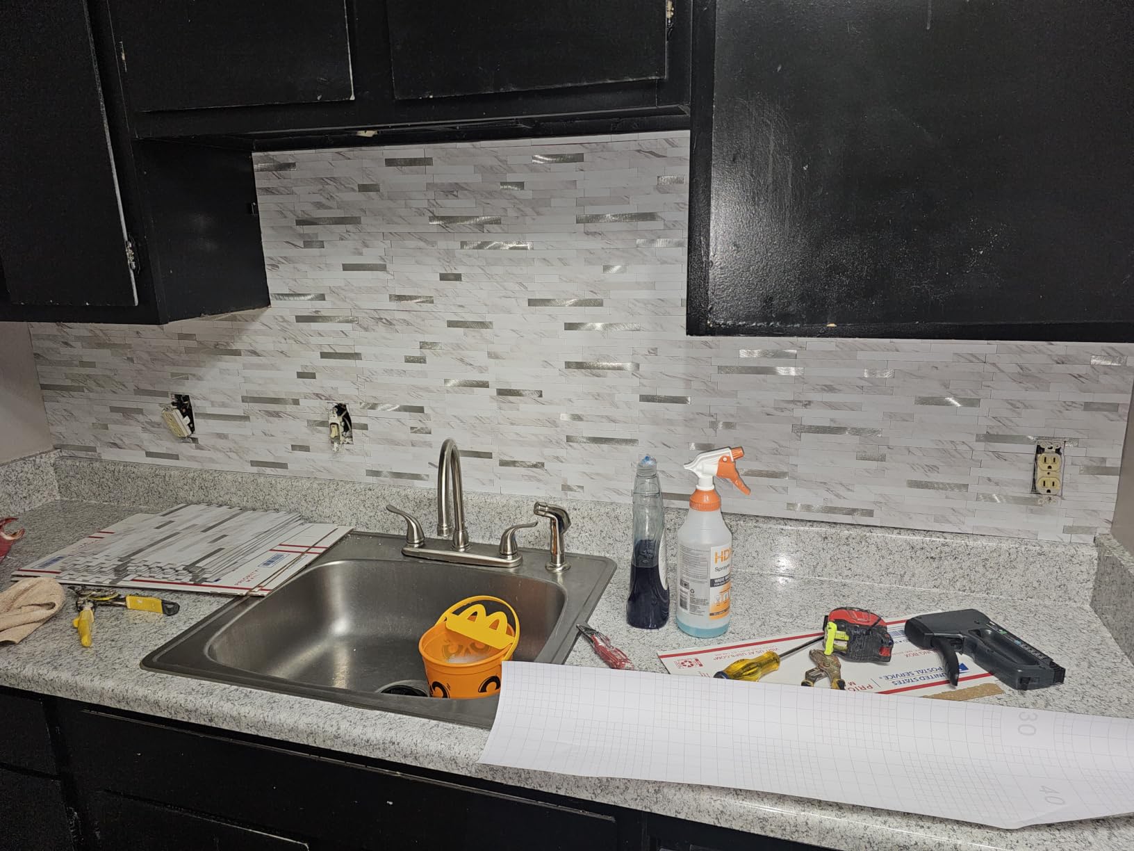 AULIGET 40 Sheets Faux Stone Peel and Stick Backsplash, White Marble Look PVC Wall Tiles Stick on Backsplash for Kitchen customer photo 2