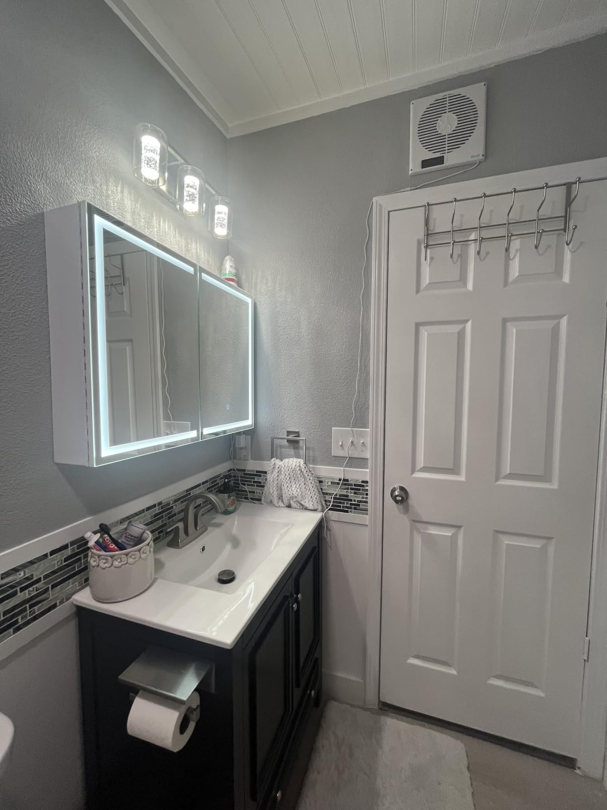 White Glass Mosaic Subway Tile for Kitchen Backsplash and Bathroom Wall, 5 Sheets Glossy Glass Tile, 11.9 x 11.7 in, 5 Sq.Ft., Heat and Water Resistant for Shower, Fireplace, Accent Wall customer photo 2