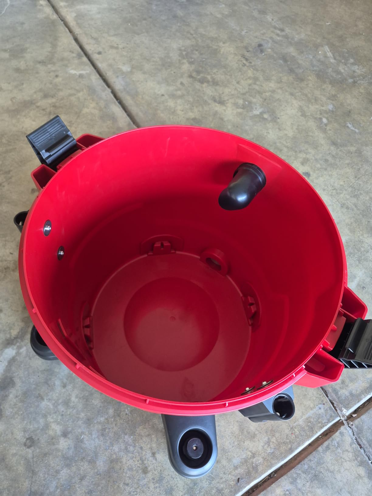Vacmaster VJH1612PF 1101 16 Gal 6.5 Peak HP Heavy-Duty Wet/Dry Vac Red customer photo 1